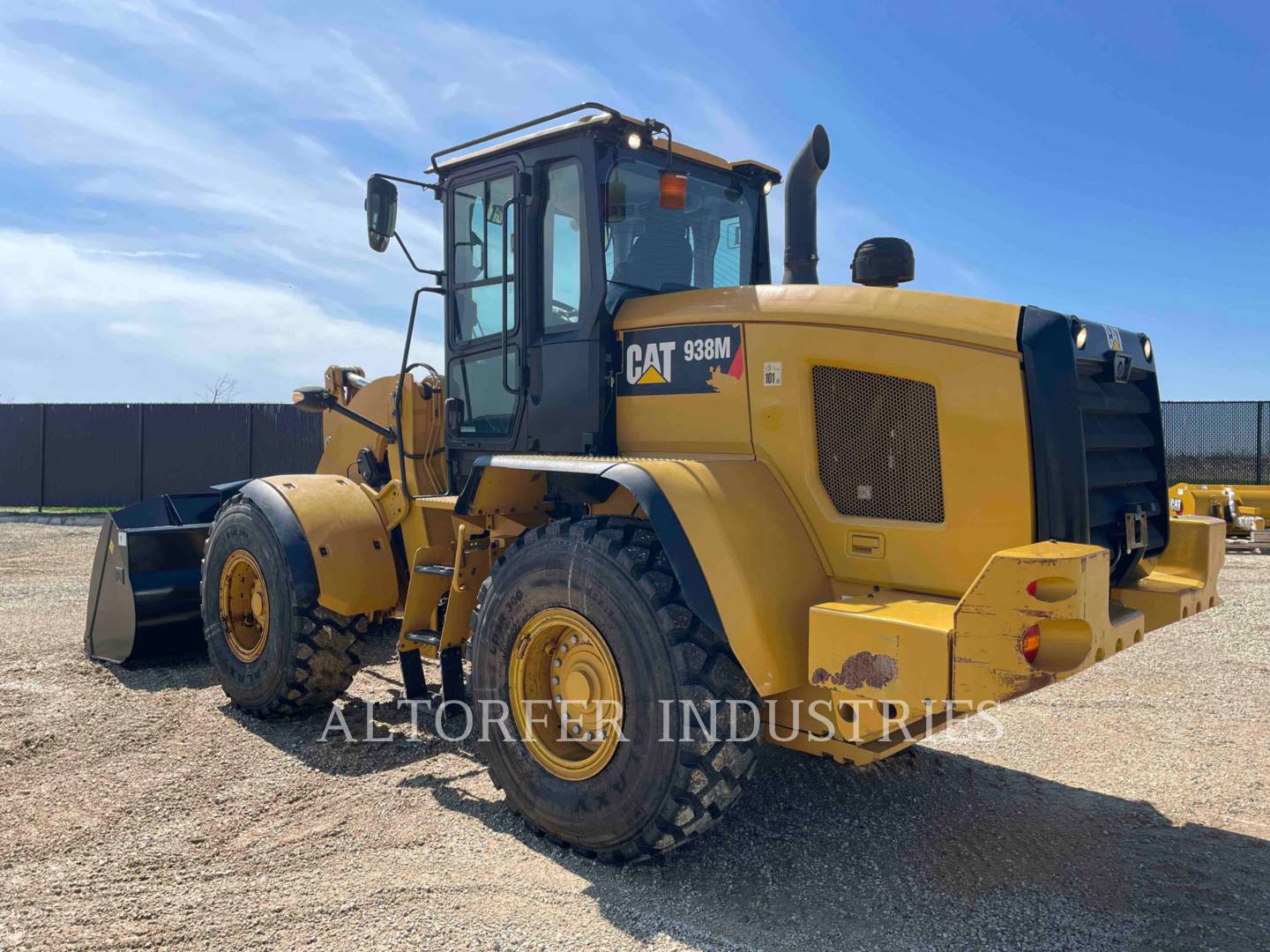 2017 Caterpillar 938M Tractor