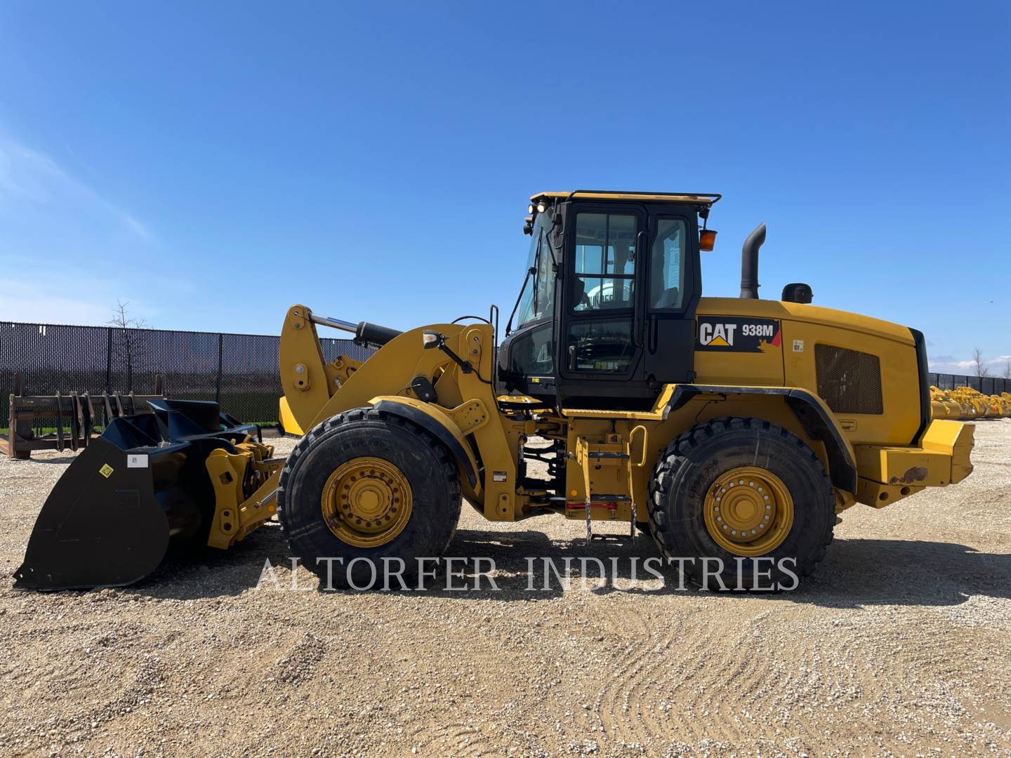 2017 Caterpillar 938M Tractor