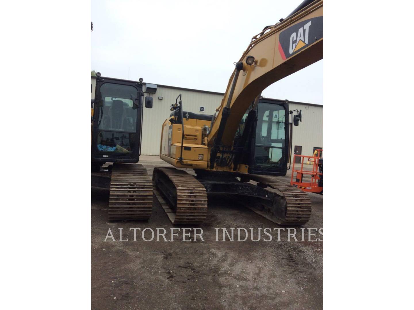 2017 Caterpillar 320FL Excavator