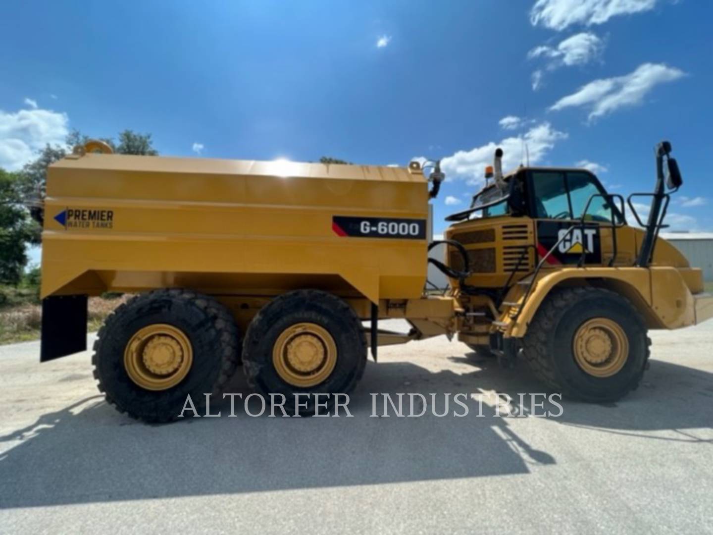 2014 Caterpillar 725 WT Articulated Truck