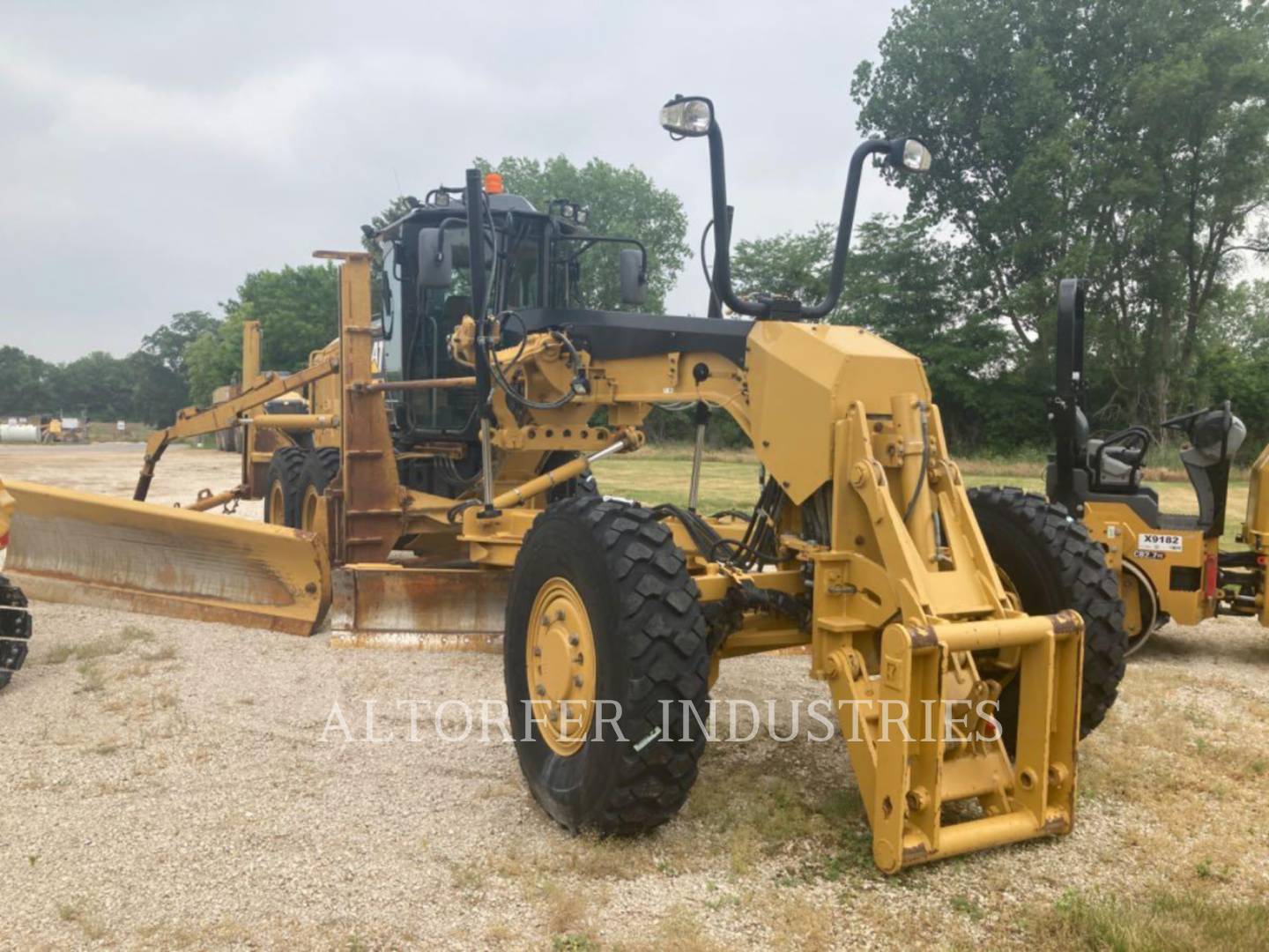 2016 Caterpillar 140M3AWD Grader - Road