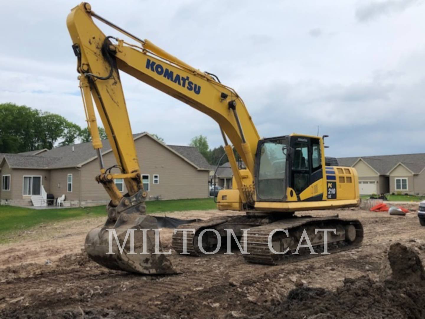 2015 Komatsu PC210LC-10 Excavator