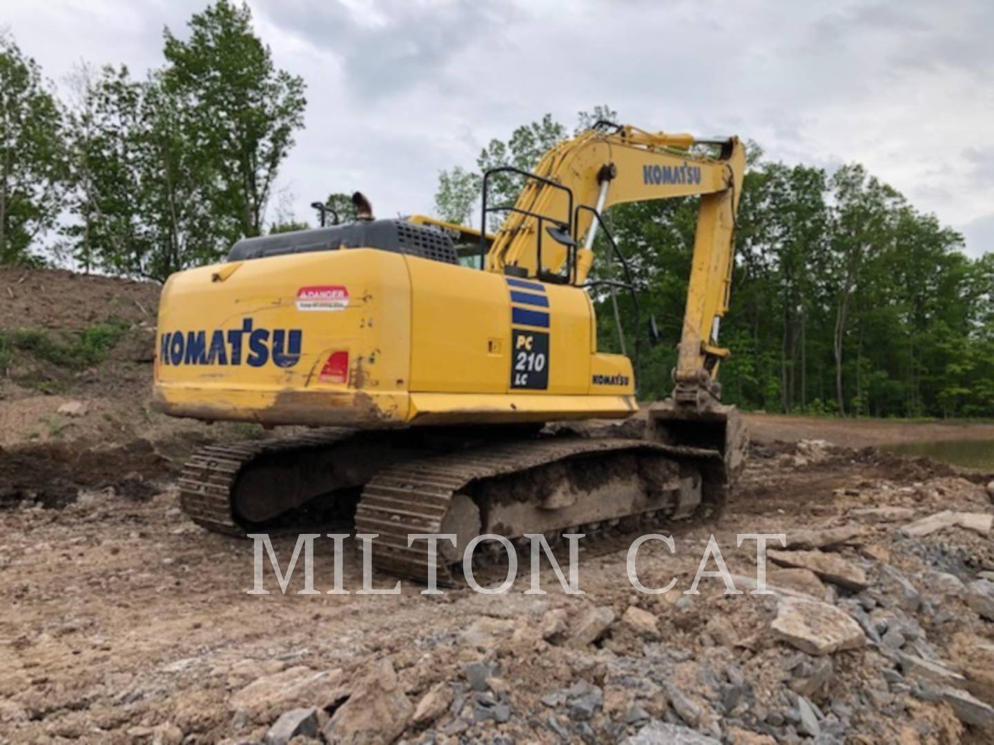 2015 Komatsu PC210LC-10 Excavator