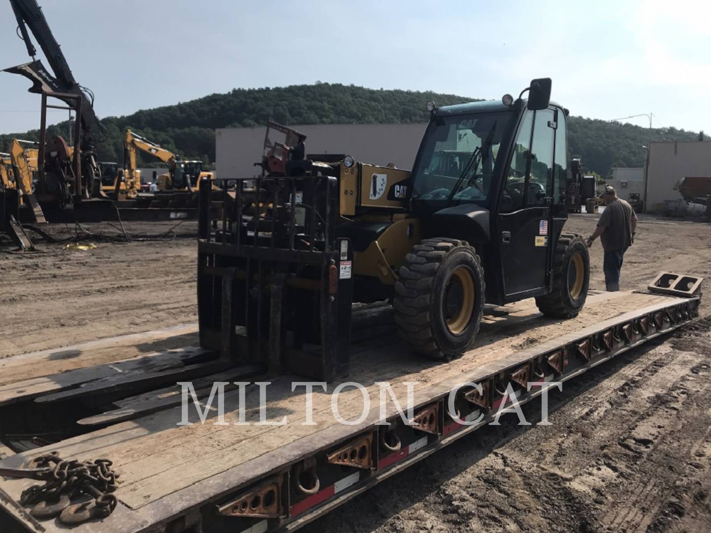 2014 Caterpillar TH255 TeleHandler