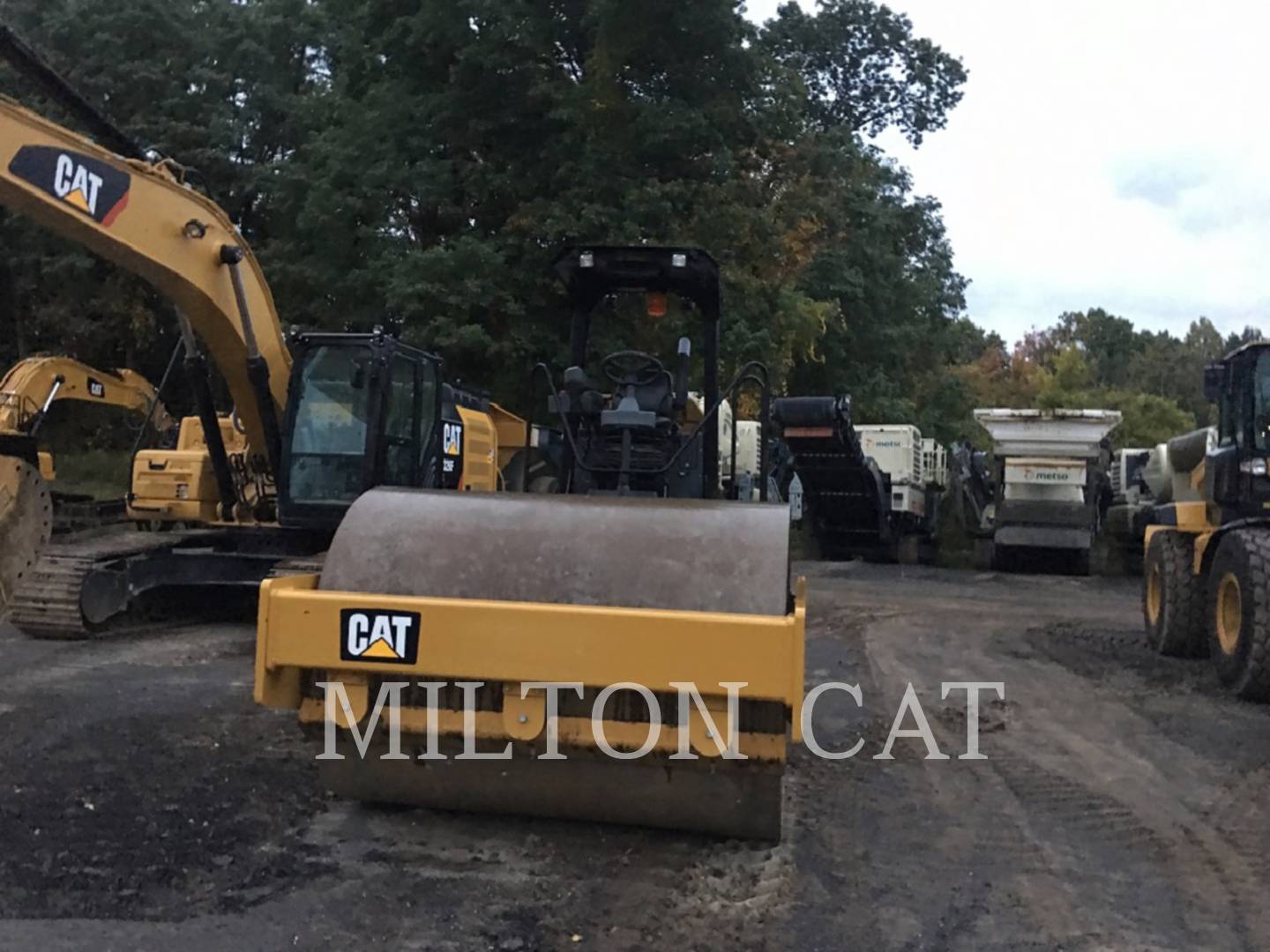 2018 Caterpillar CS54B Compactor