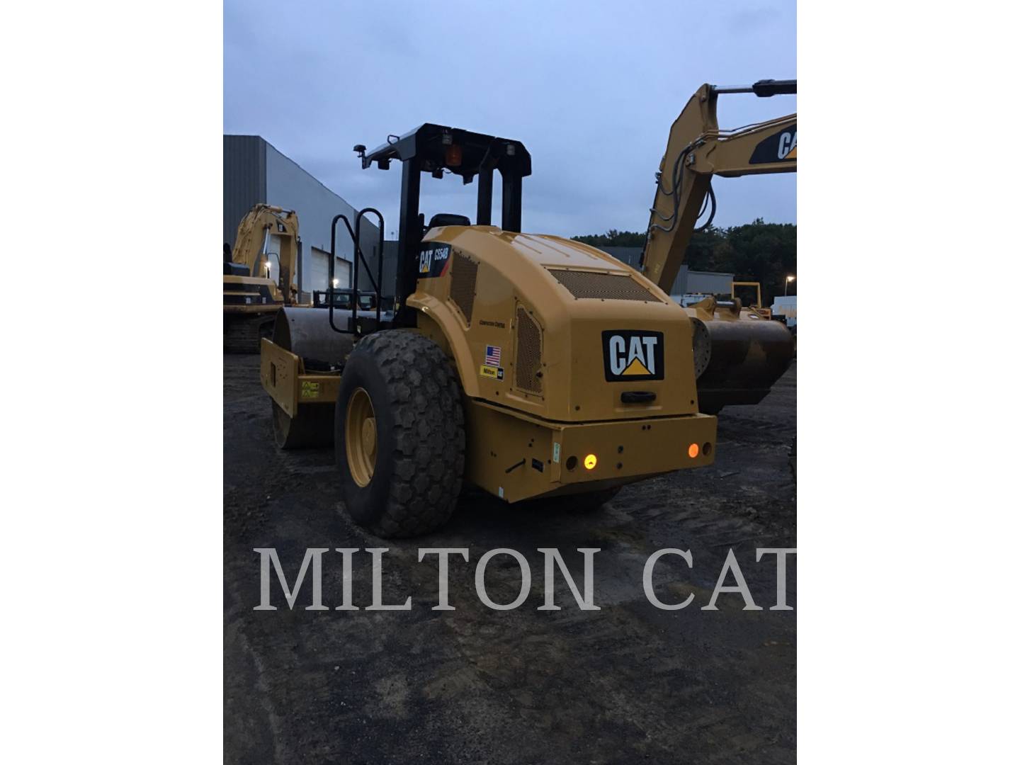 2018 Caterpillar CS54B Compactor