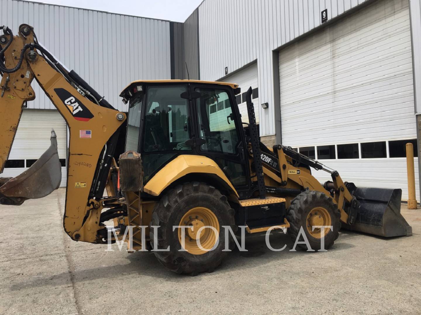 2015 Caterpillar 420F 2 IT Tractor Loader Backhoe