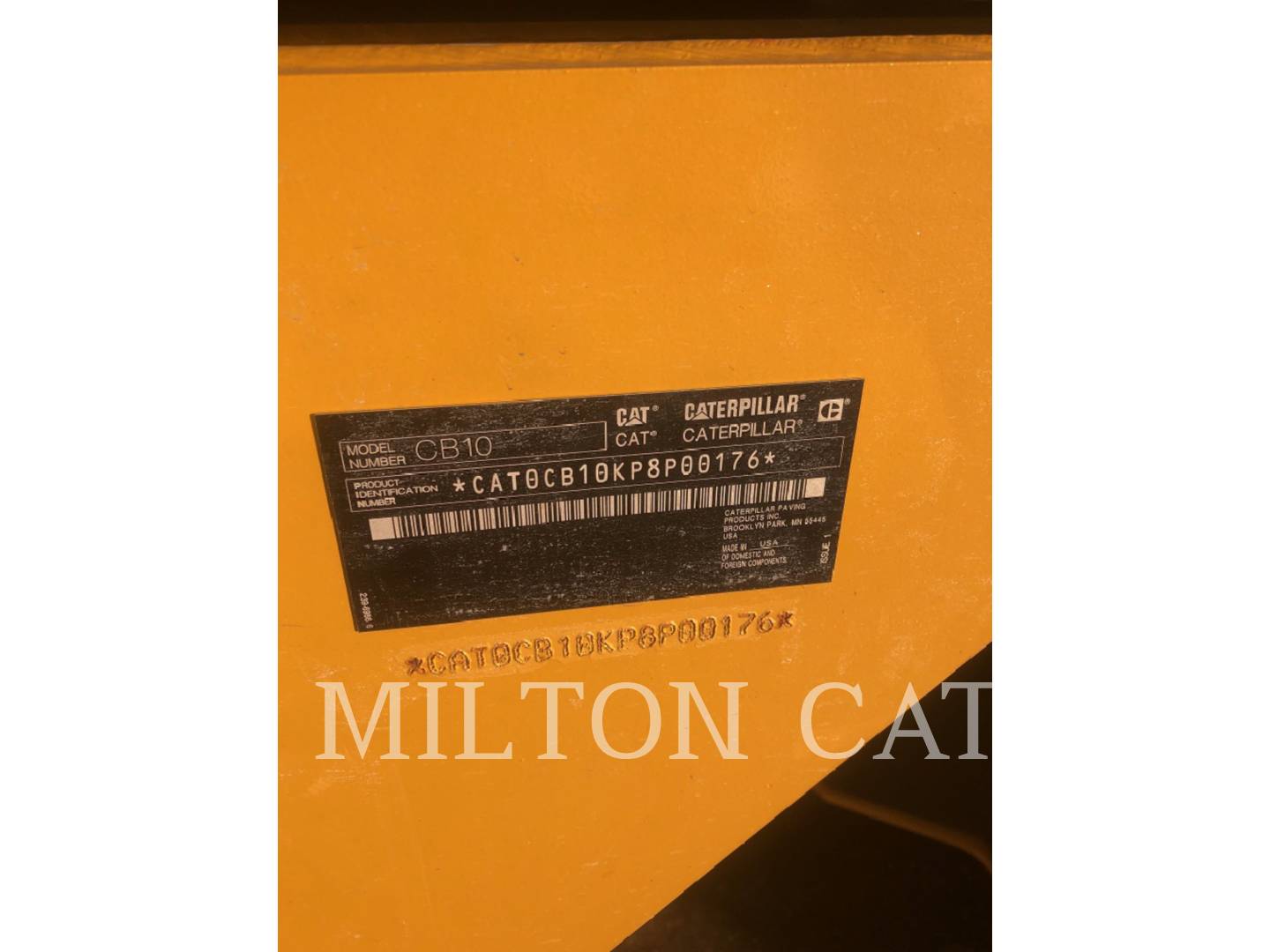 2018 Caterpillar CB10 Compactor