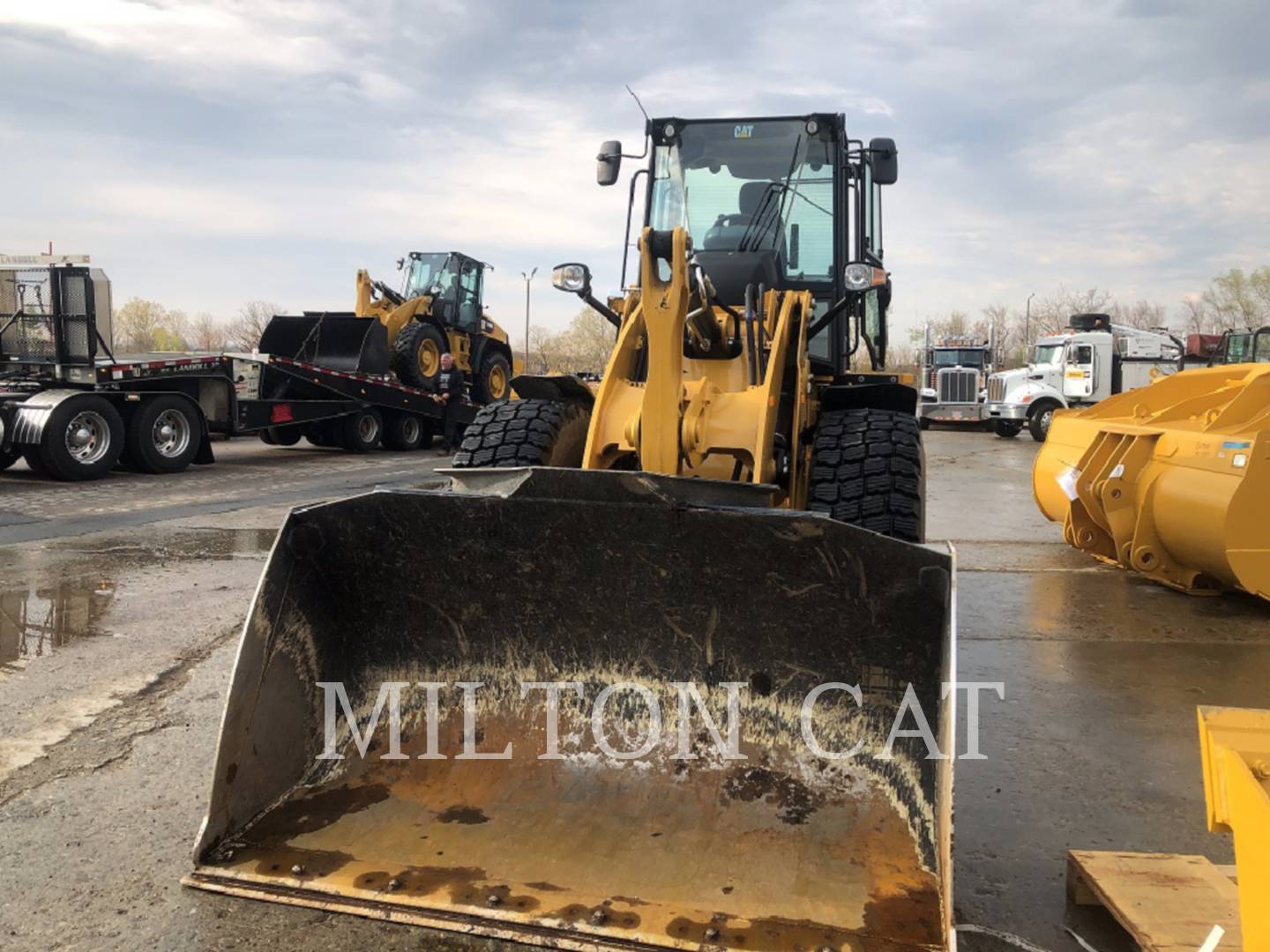 2018 Caterpillar 918M Wheel Loader