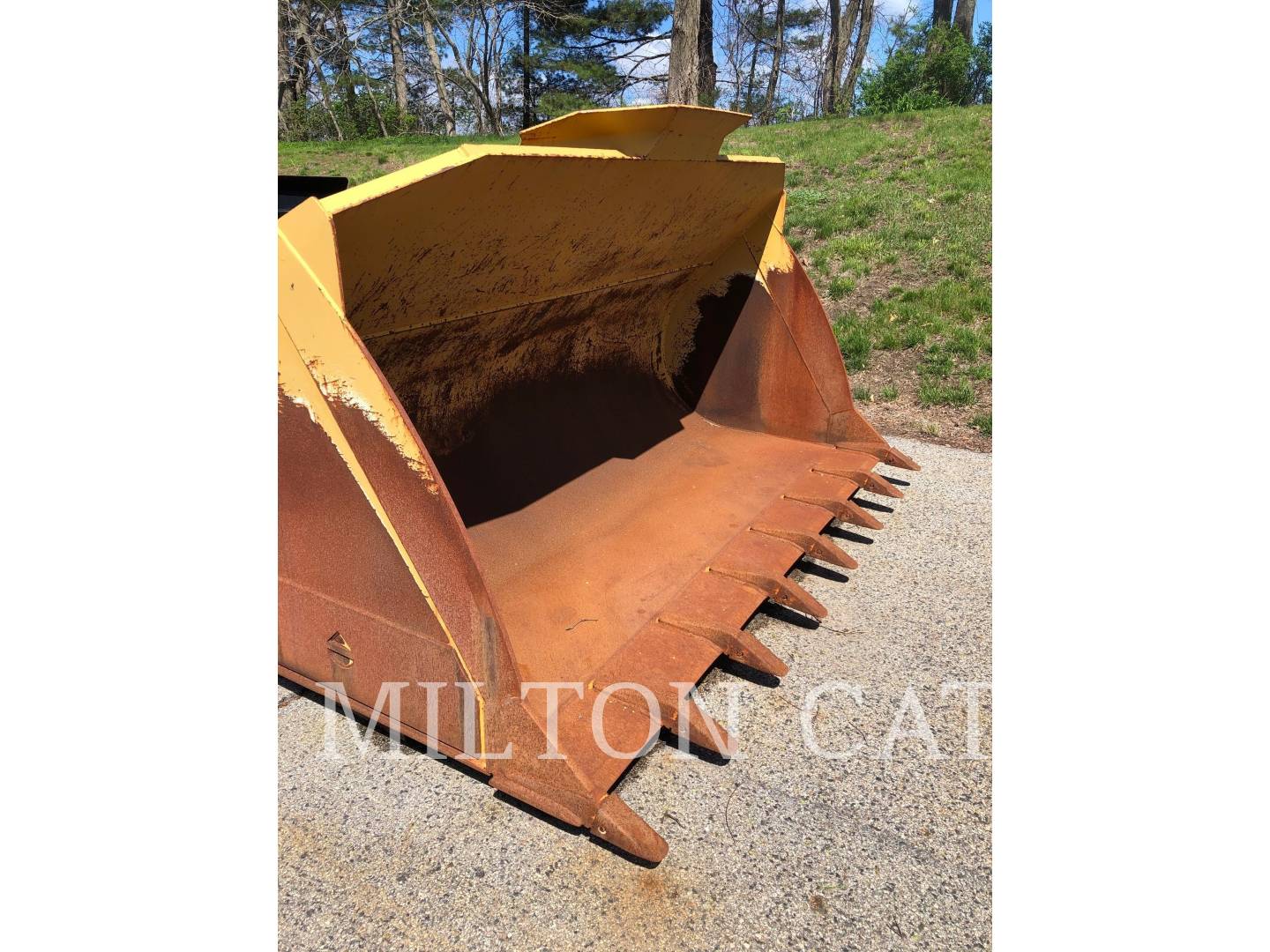 2013 Misc 3 YD  W/ TEETH Bucket