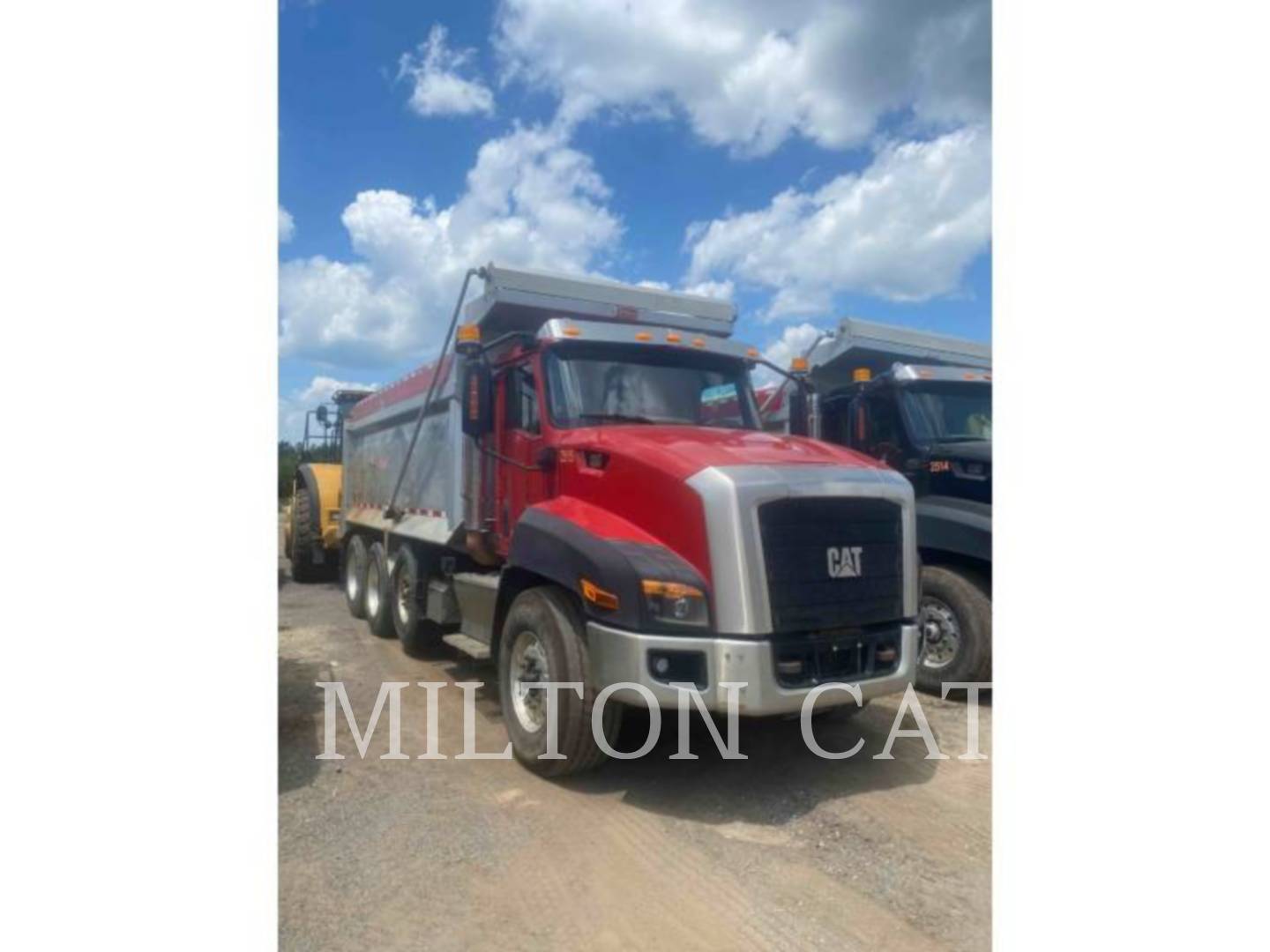 2013 Caterpillar CT660S Truck