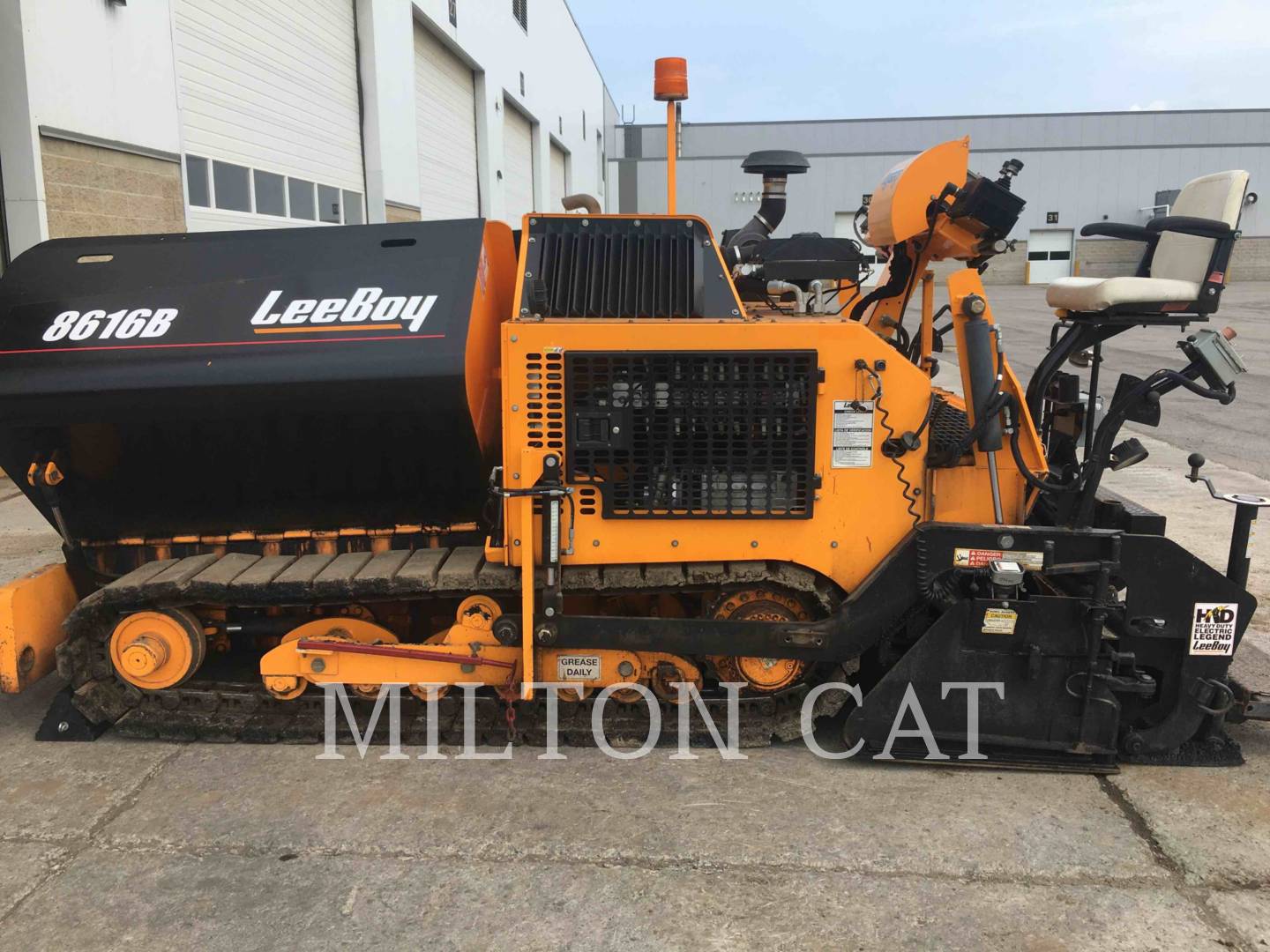 2017 LeeBoy 8616E Paver