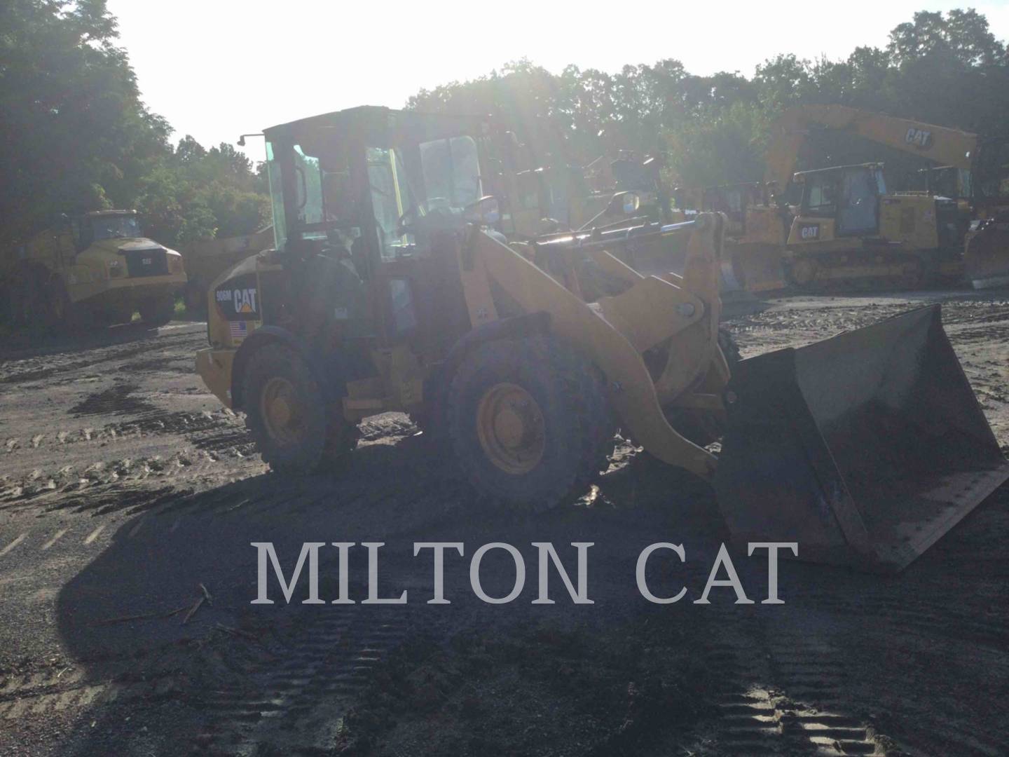 2020 Caterpillar 906M Wheel Loader