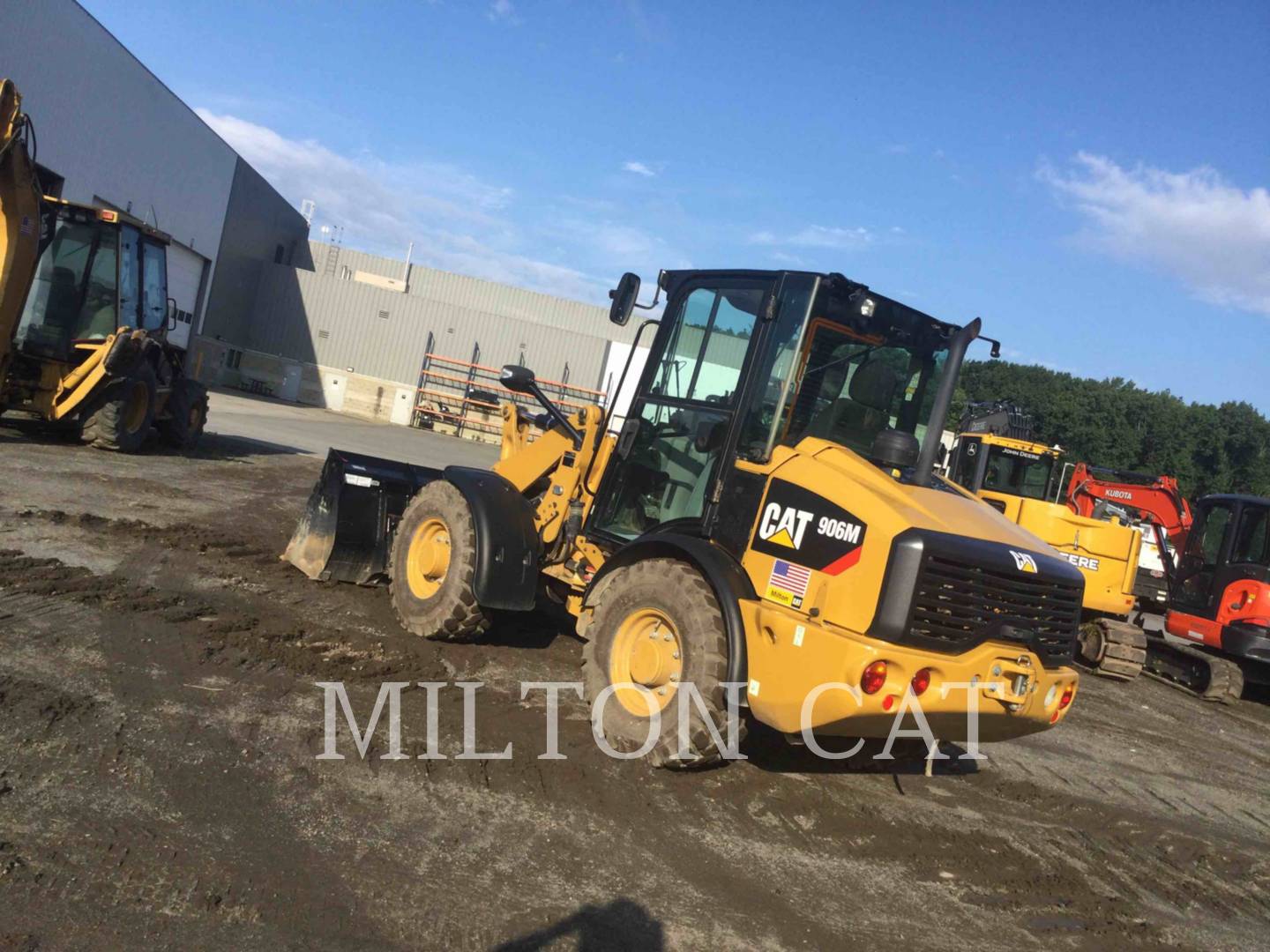 2020 Caterpillar 906M Wheel Loader