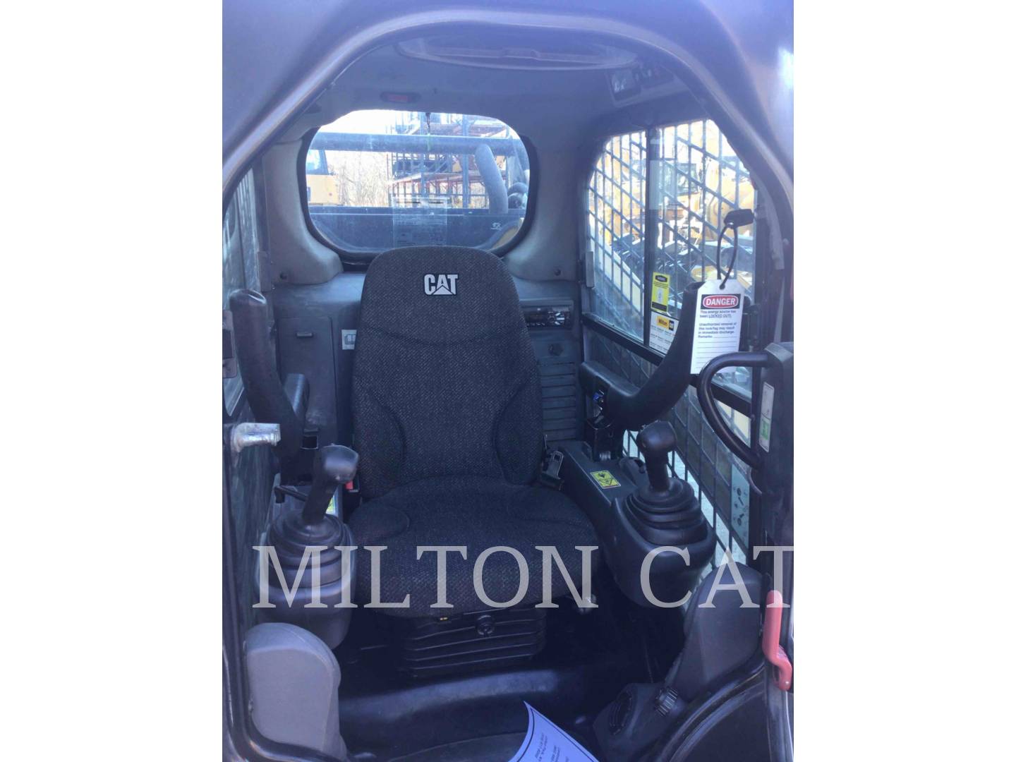 2018 Caterpillar 272D2 Skid Steer Loader