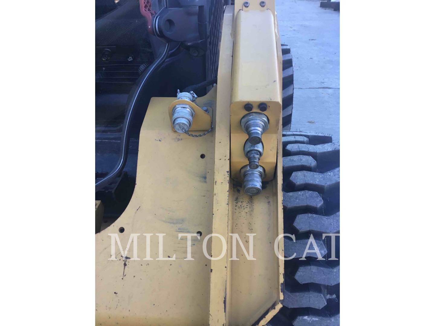 2018 Caterpillar 272D2 Skid Steer Loader