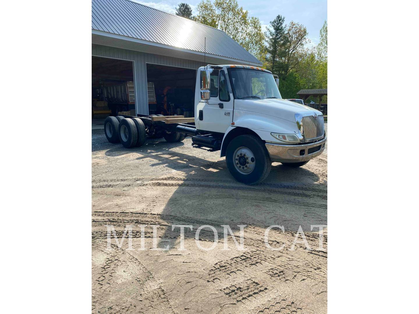 2001 International 4400 6X4 Truck