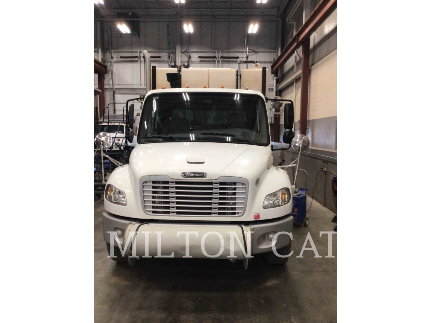 2009 Freightliner M2 Truck