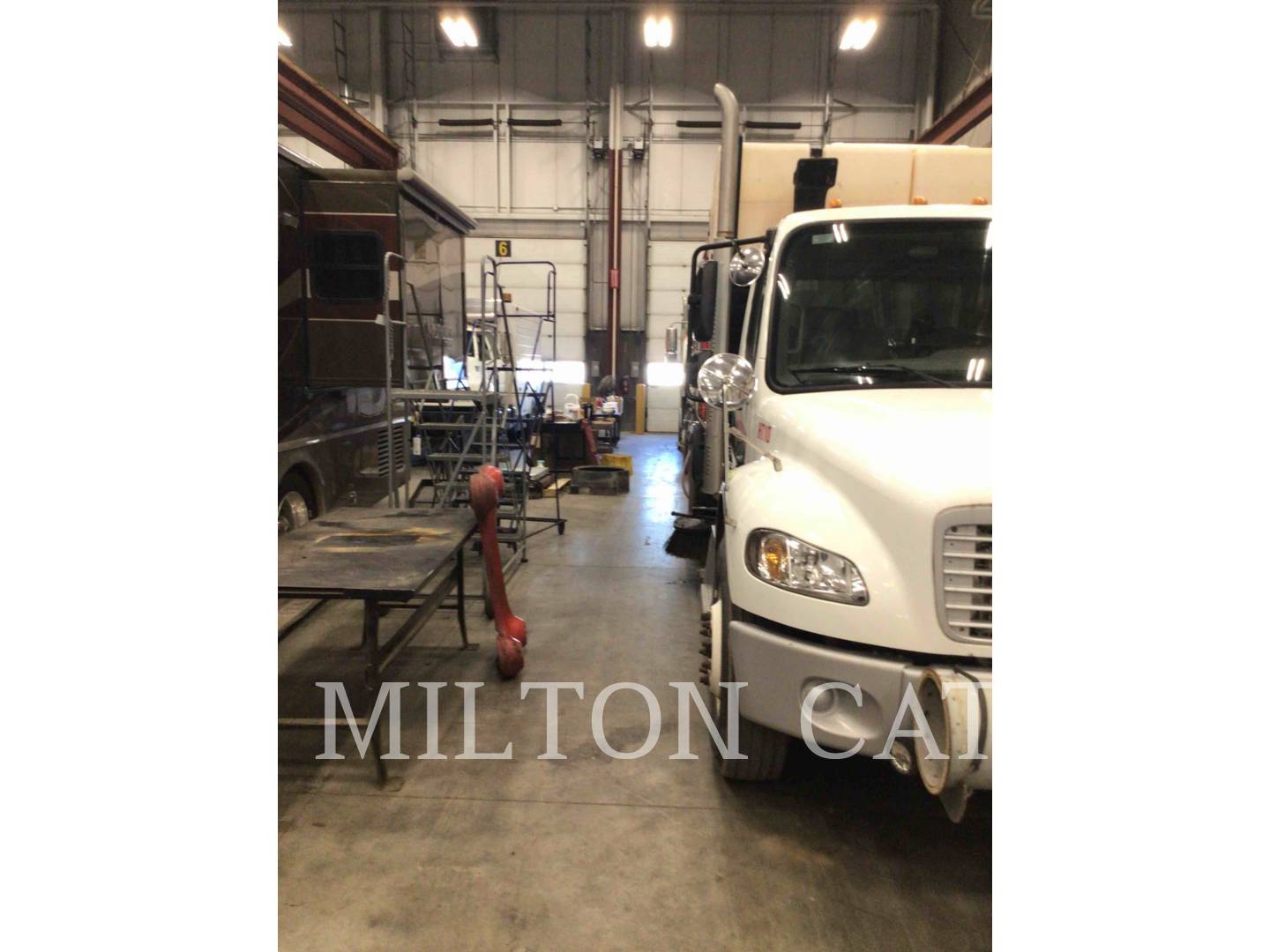 2009 Freightliner M2 Truck