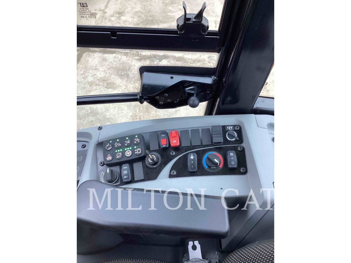 2021 Caterpillar 920 Wheel Loader