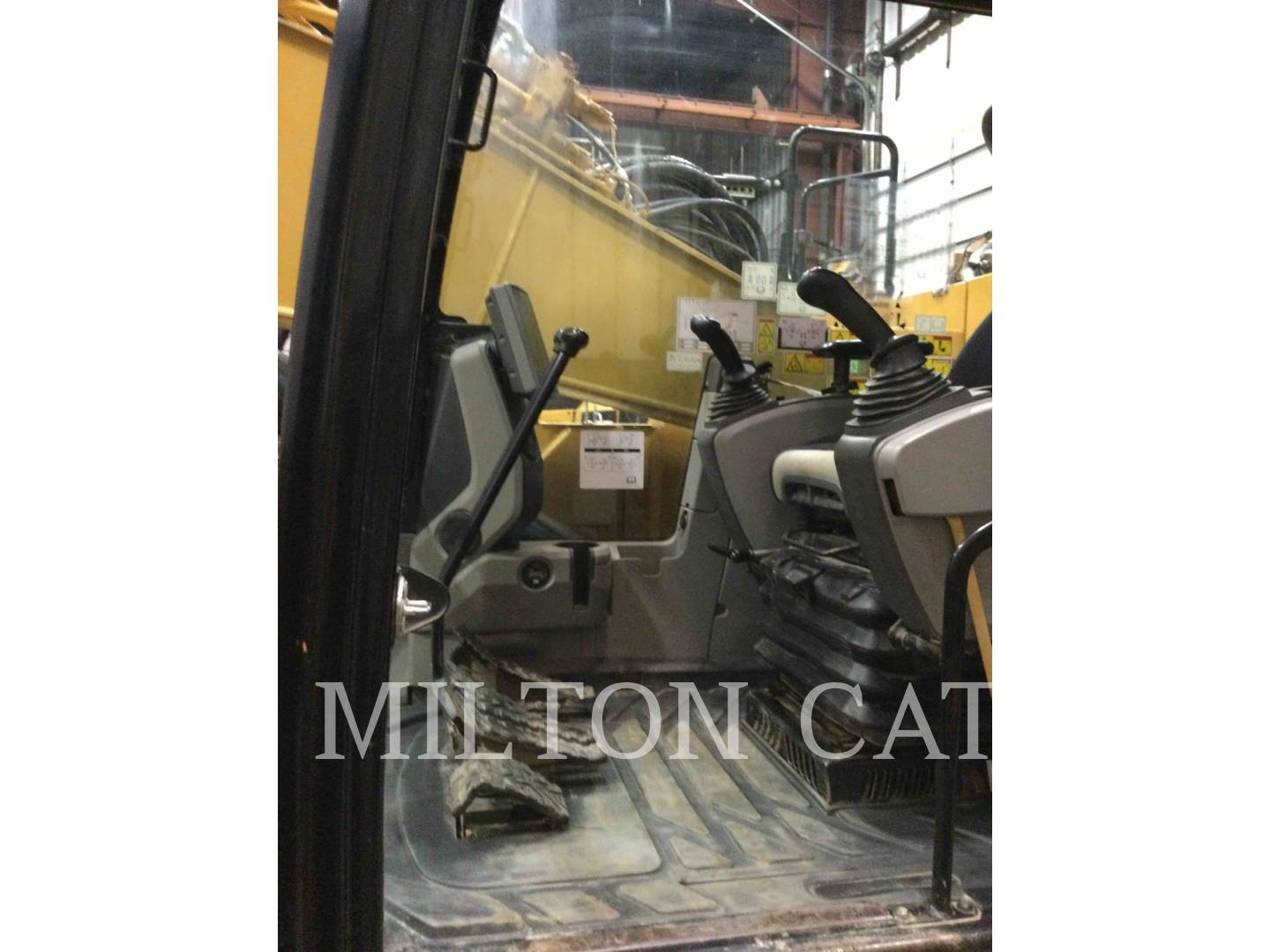 2017 Caterpillar 325FLCR Excavator