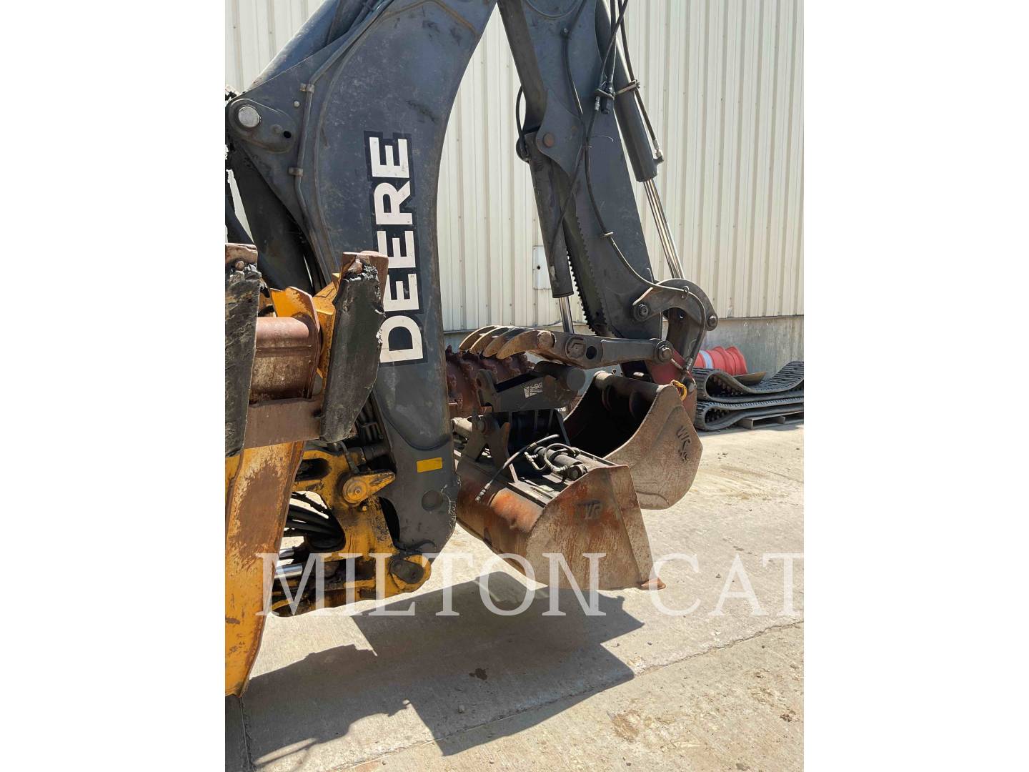 2018 John Deere 410L Tractor Loader Backhoe