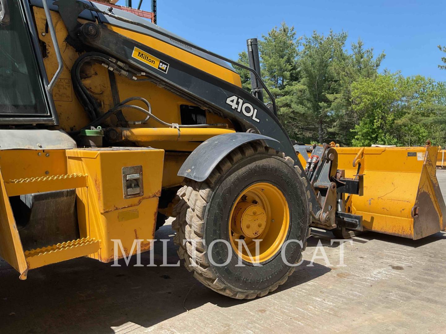 2018 John Deere 410L Tractor Loader Backhoe