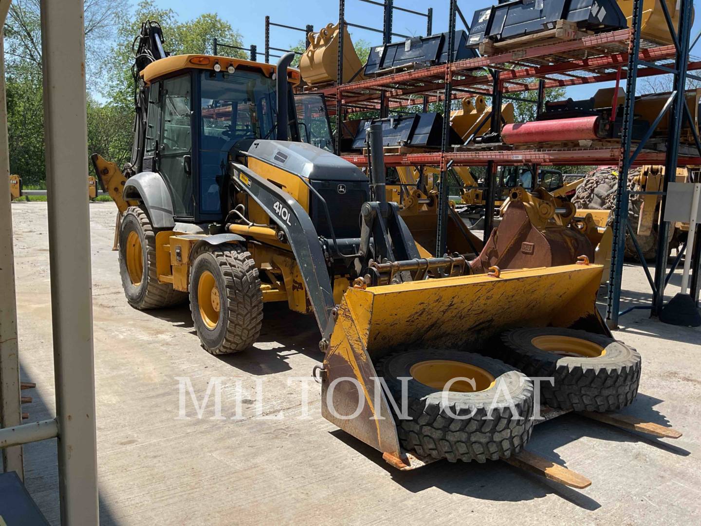 2018 John Deere 410L Tractor Loader Backhoe