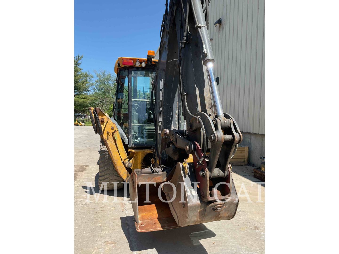 2018 John Deere 410L Tractor Loader Backhoe