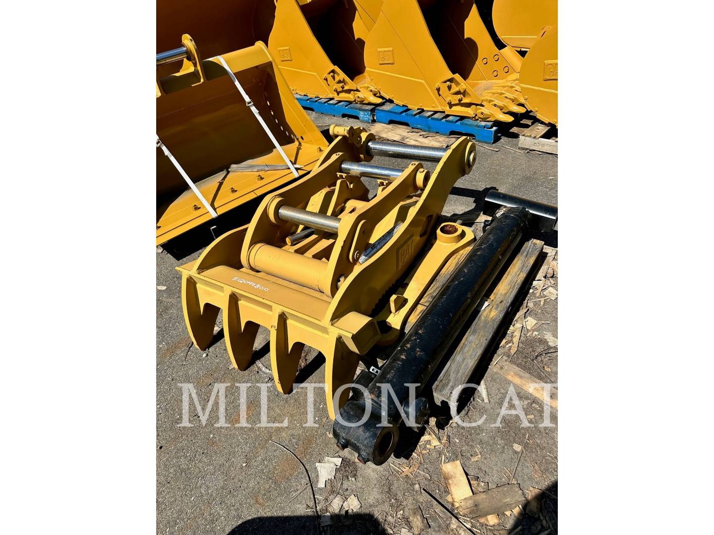 2015 Caterpillar 328THUMB Misc