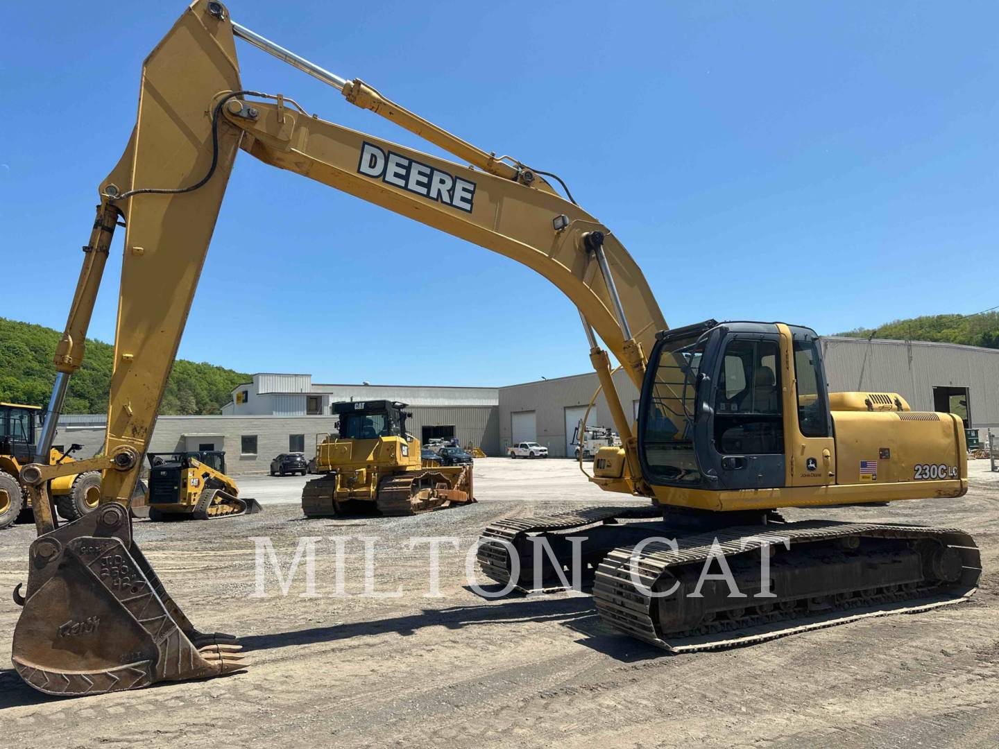 2004 John Deere 230CLC Excavator