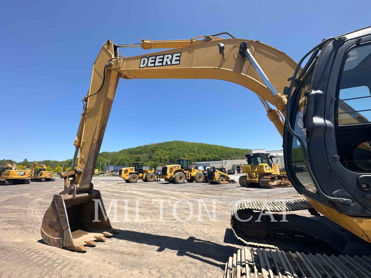 2004 John Deere 230CLC Excavator