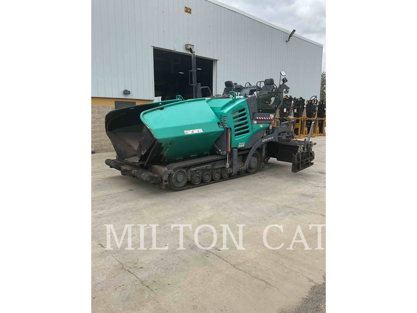 2017 Misc SUPER 1700-3 Paver