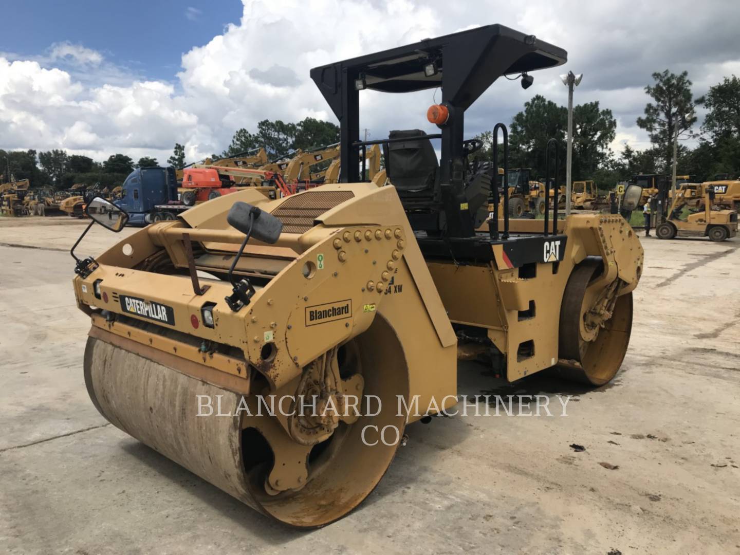 2009 Caterpillar CB54 Vibratory Double