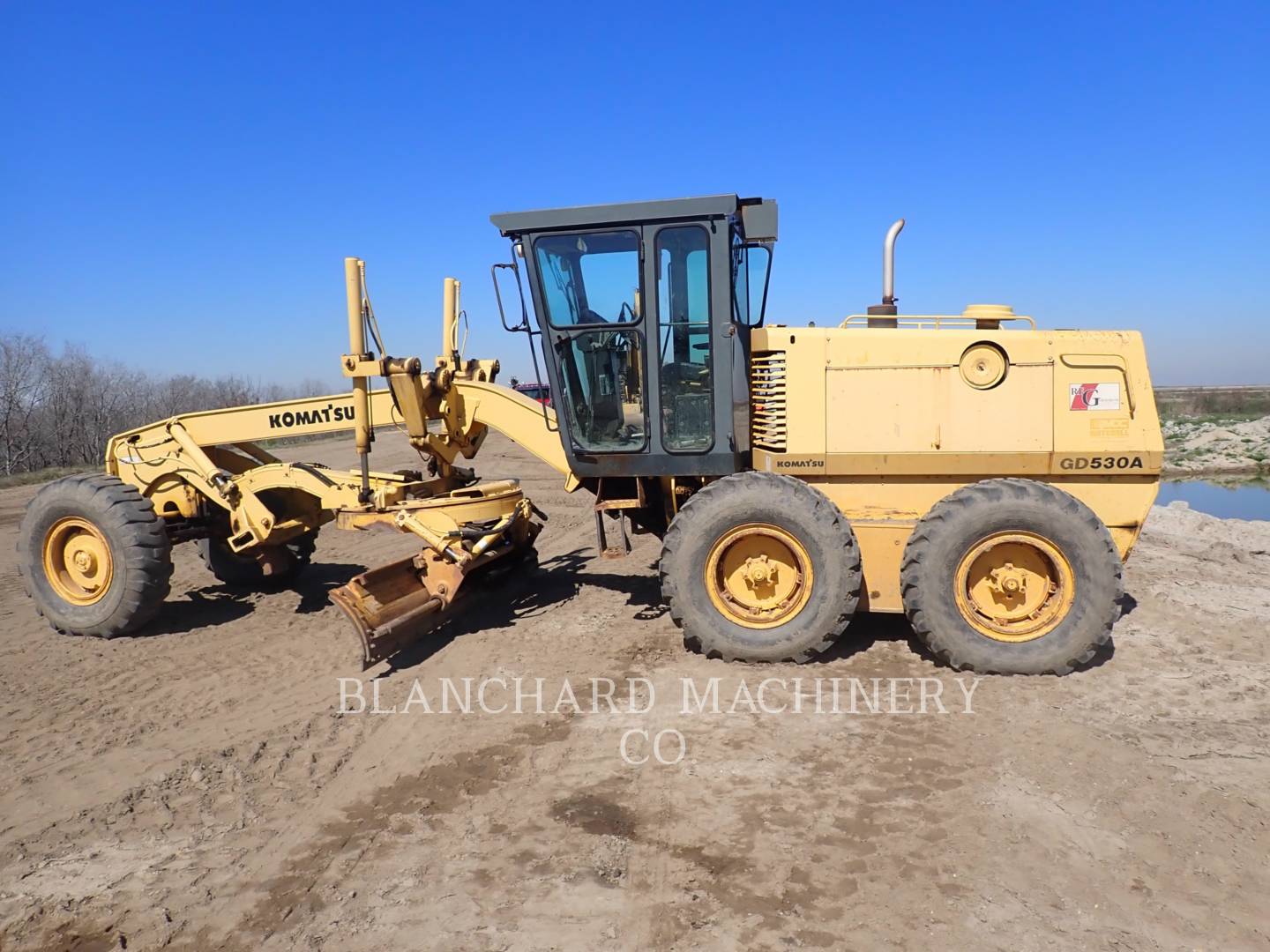 2000 Komatsu GD530A Grader - Road