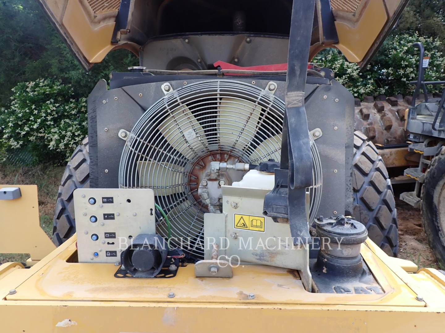 2011 Caterpillar CS56 Vibratory Single