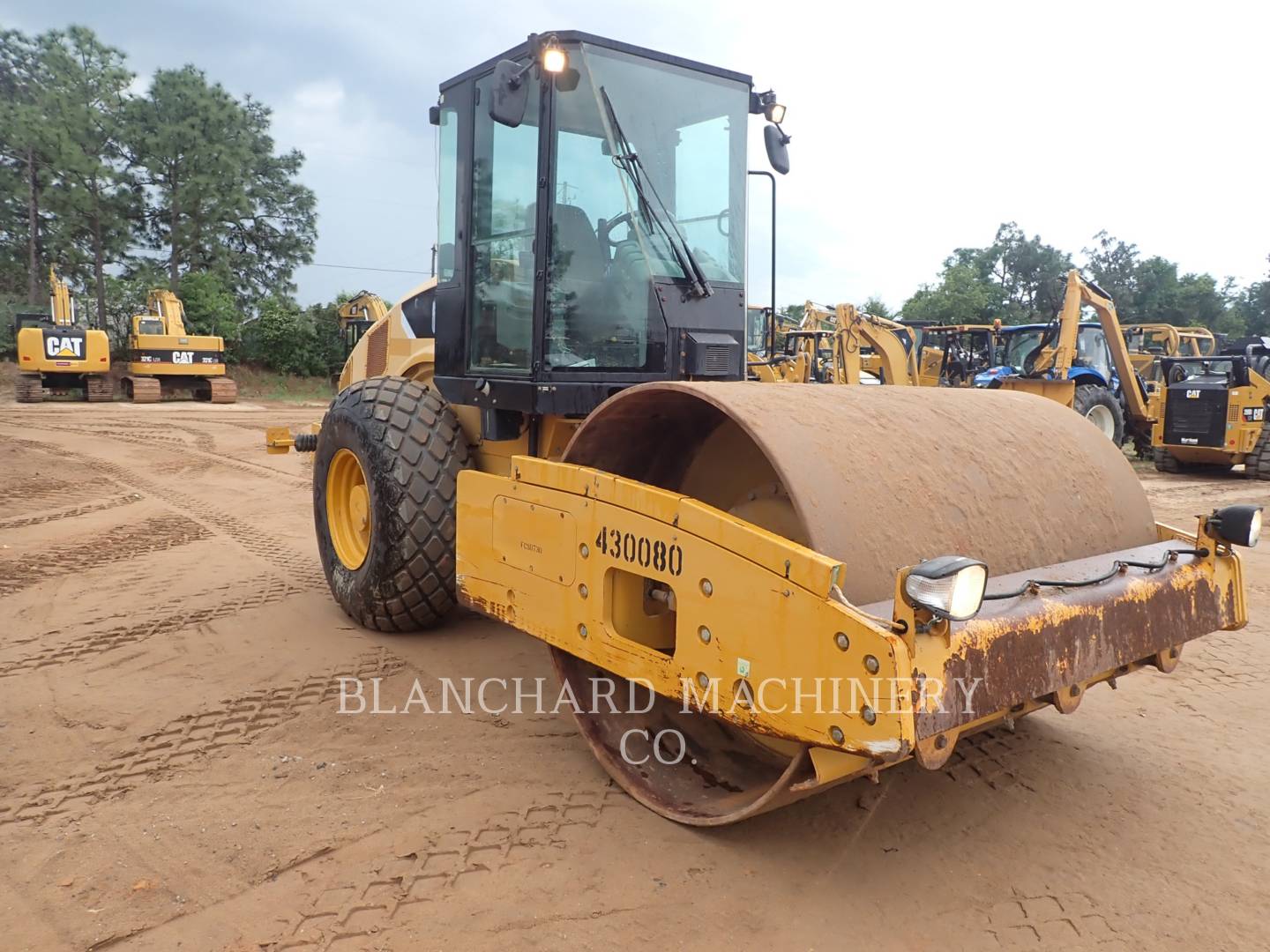 2011 Caterpillar CS56 Vibratory Single