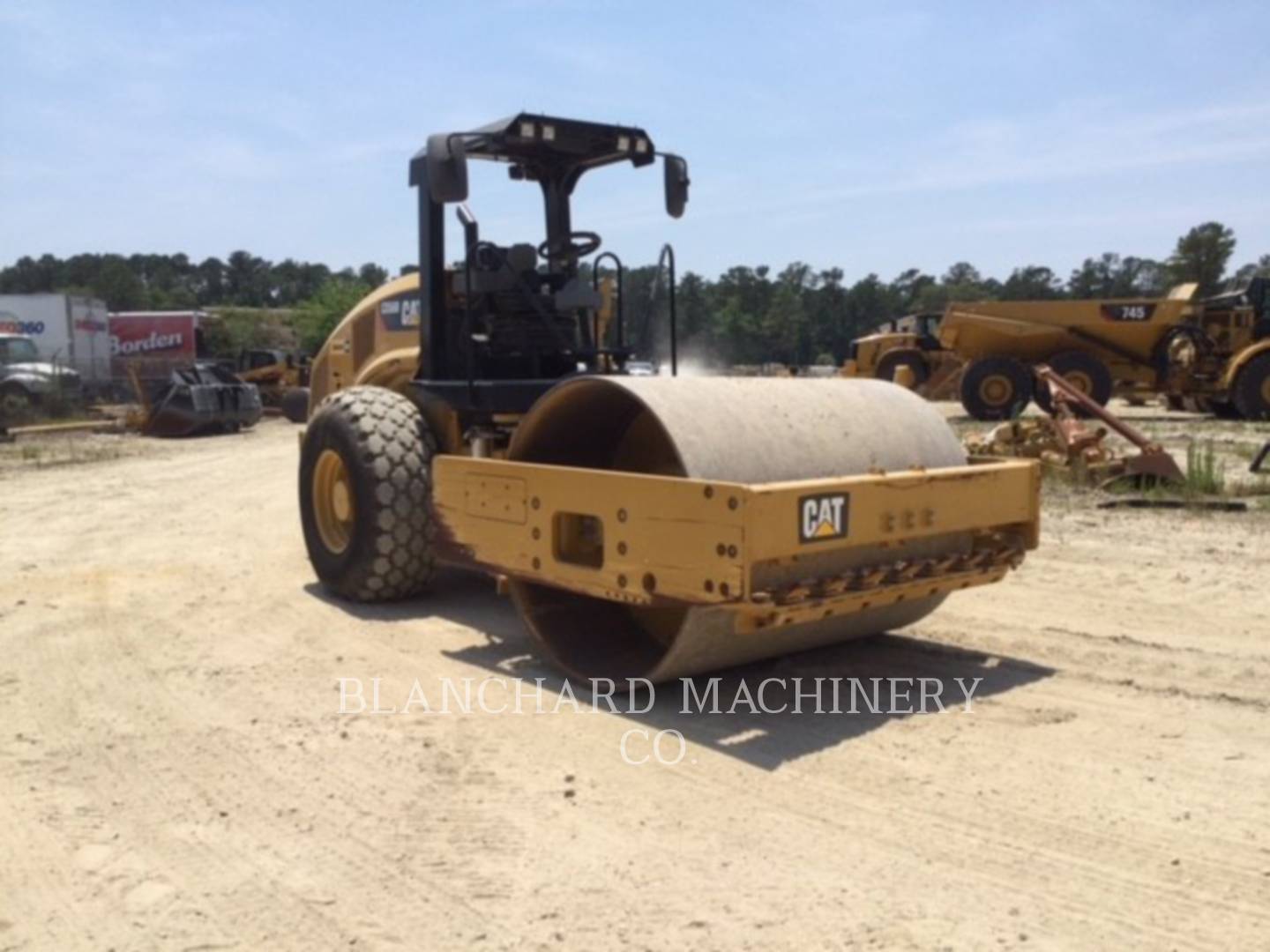 2015 Caterpillar CS56B Vibratory Single