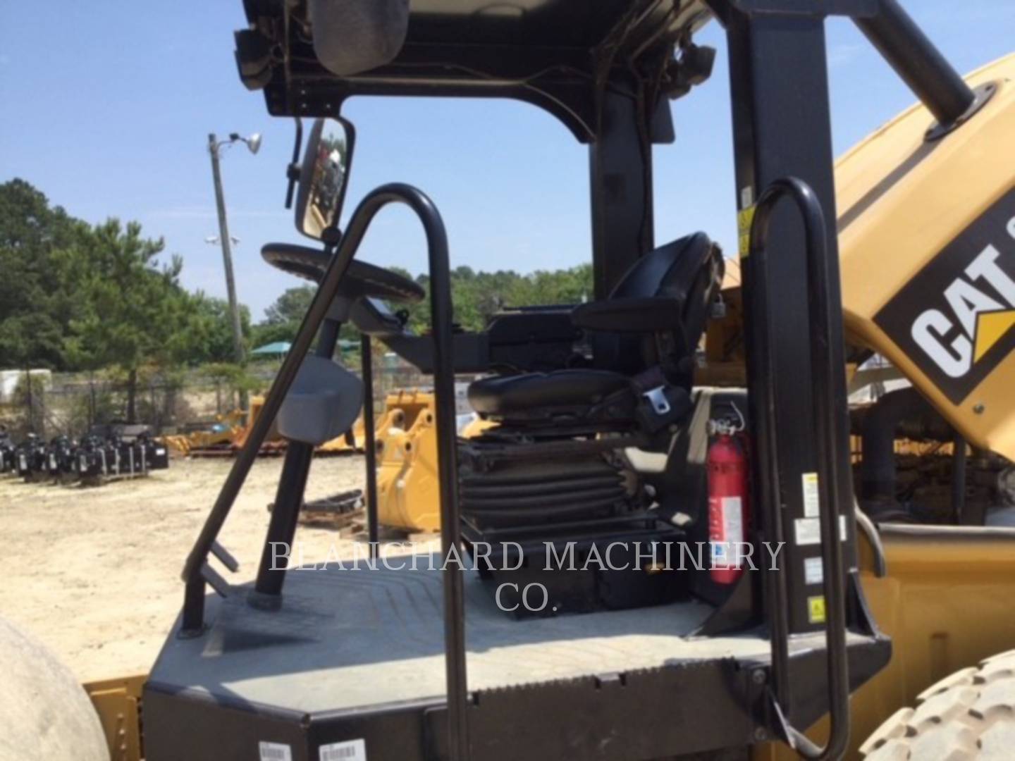 2015 Caterpillar CS56B Vibratory Single