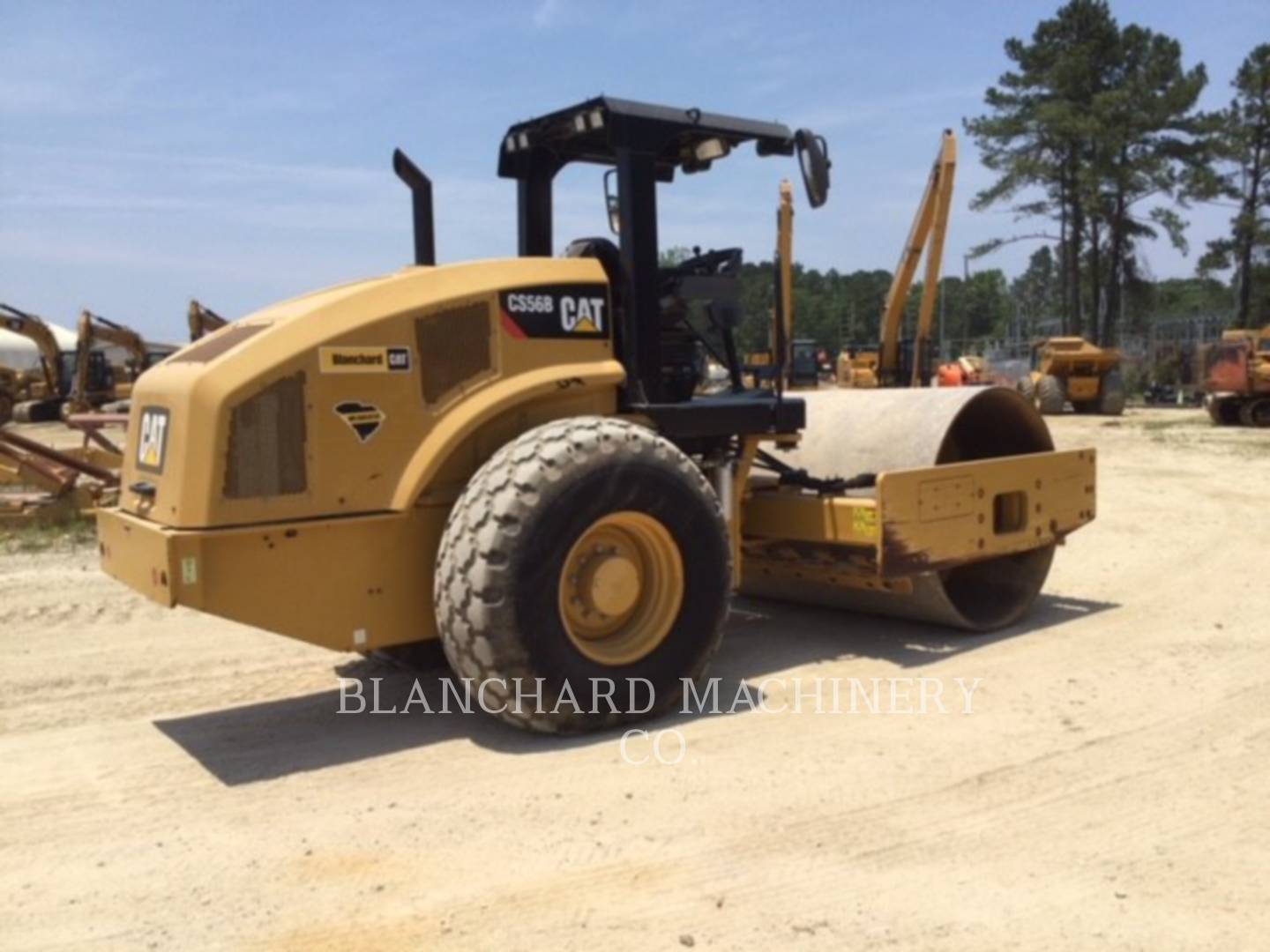 2015 Caterpillar CS56B Vibratory Single