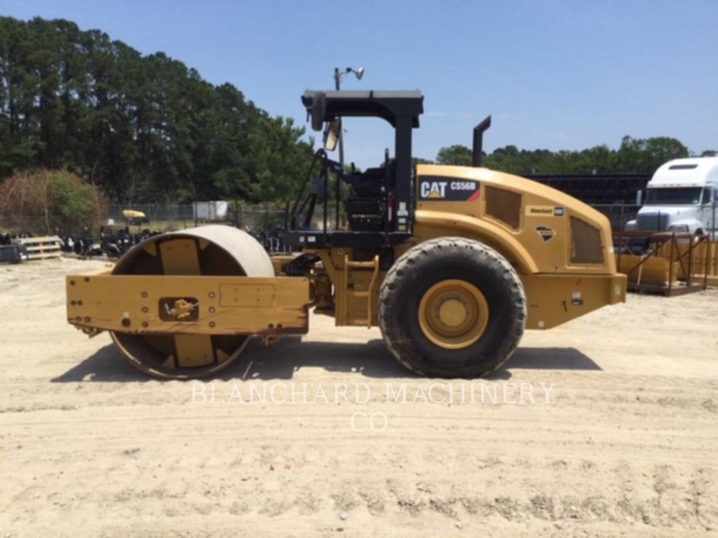 2015 Caterpillar CS56B Vibratory Single