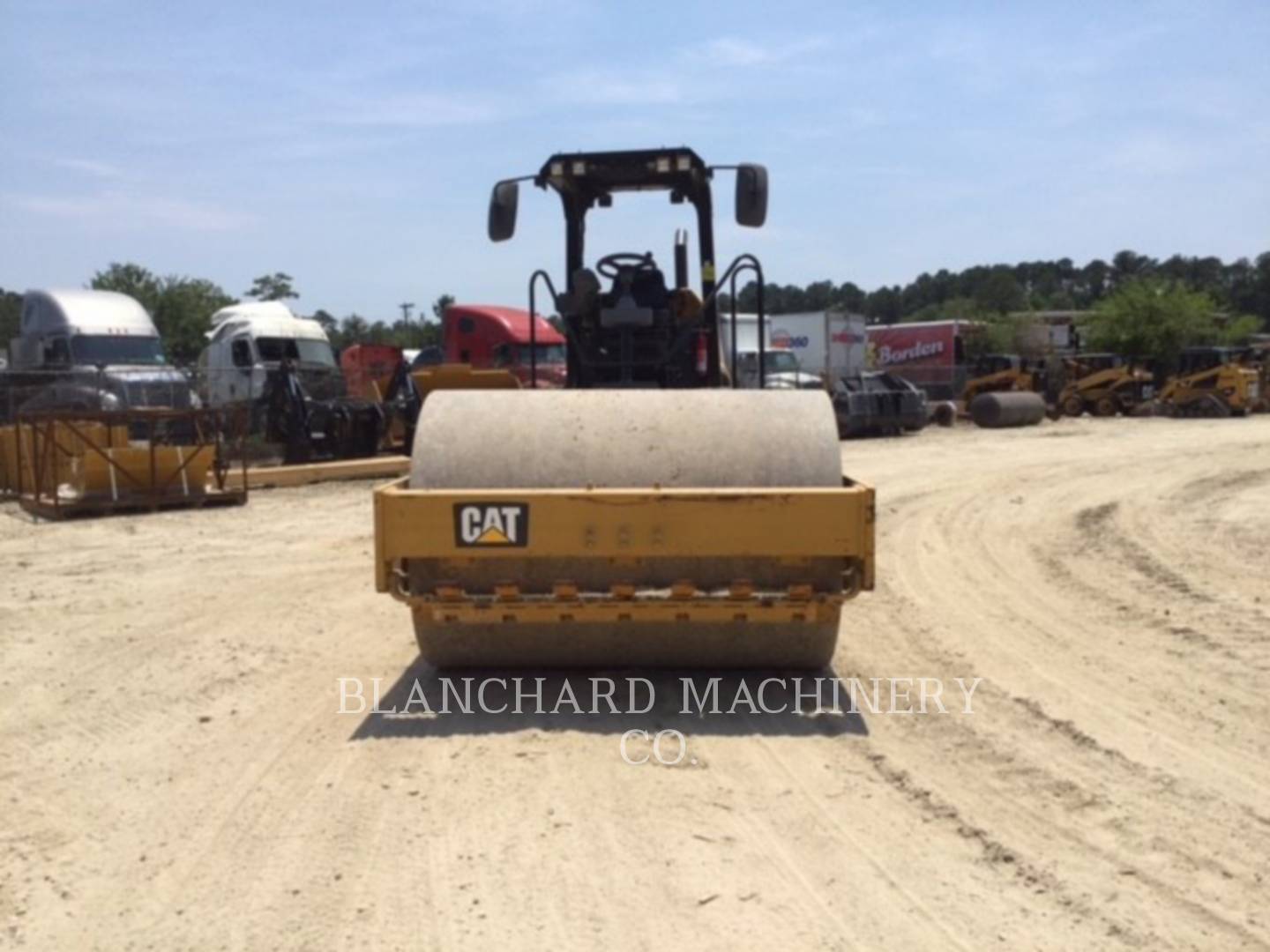 2015 Caterpillar CS56B Vibratory Single