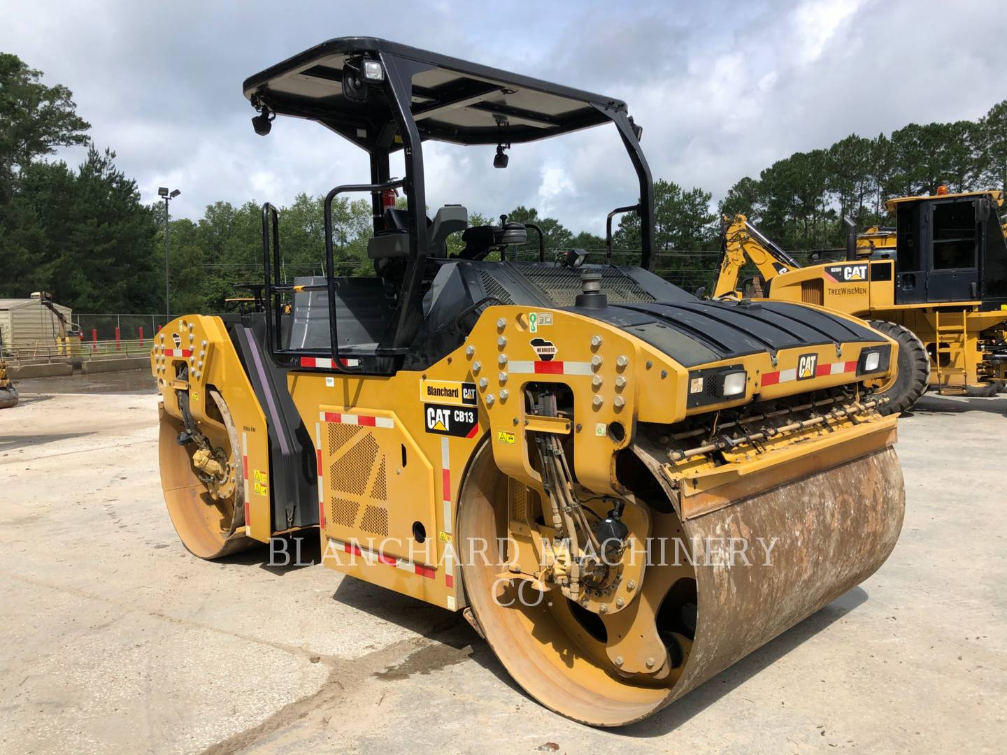 2019 Caterpillar CB13 Vibratory Double