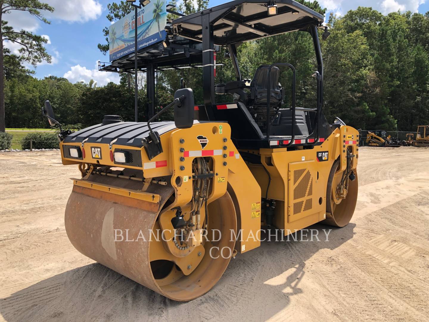 2019 Caterpillar CB7 Vibratory Double