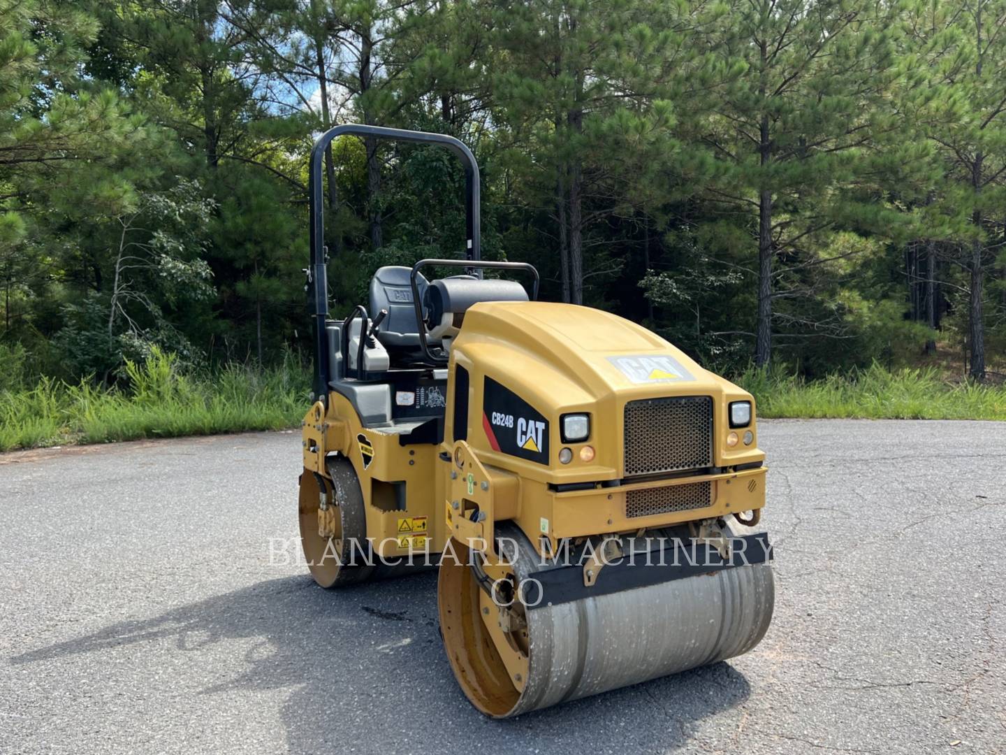 2018 Caterpillar CB24B Vibratory Double