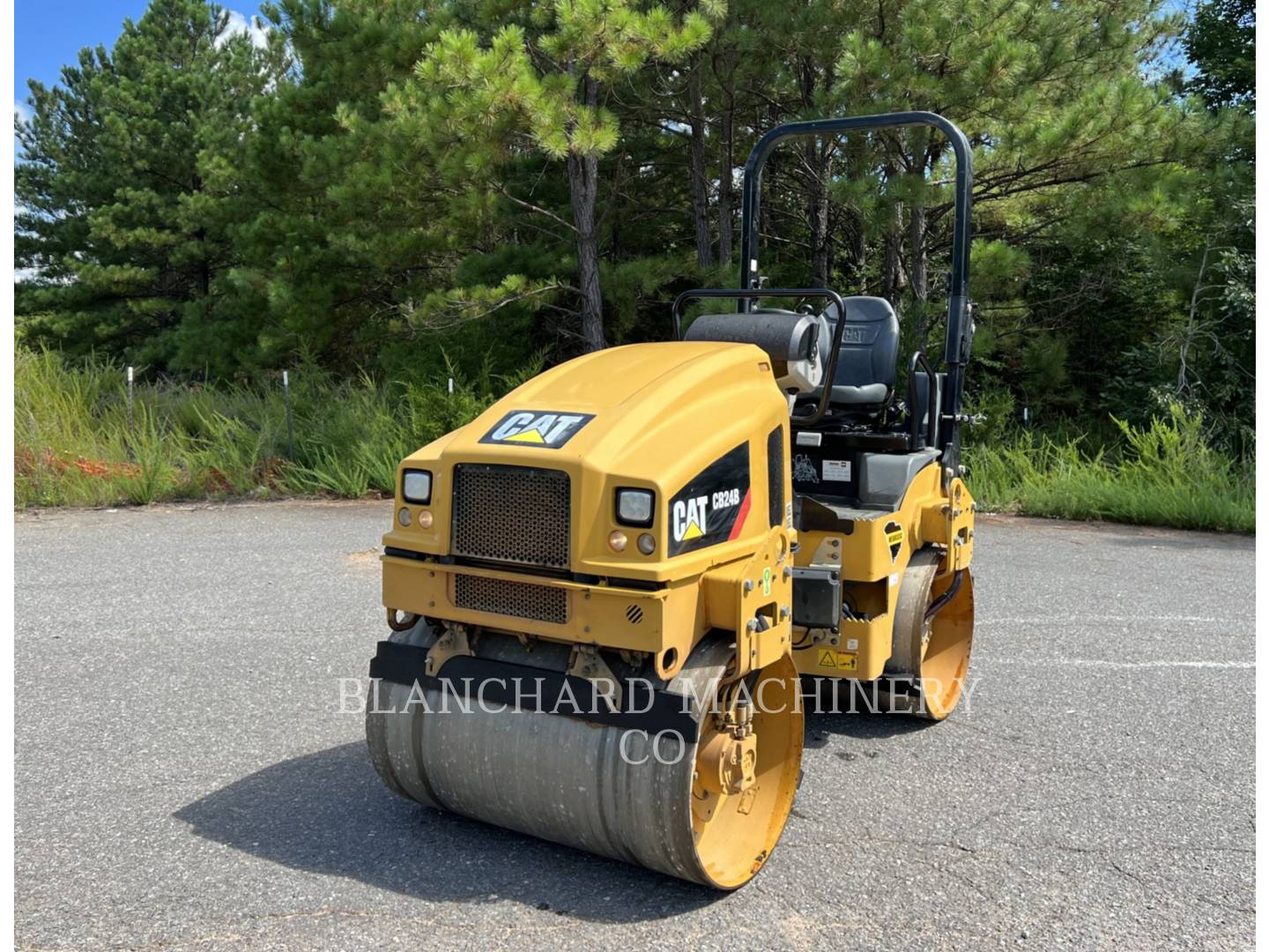 2018 Caterpillar CB24B Vibratory Double