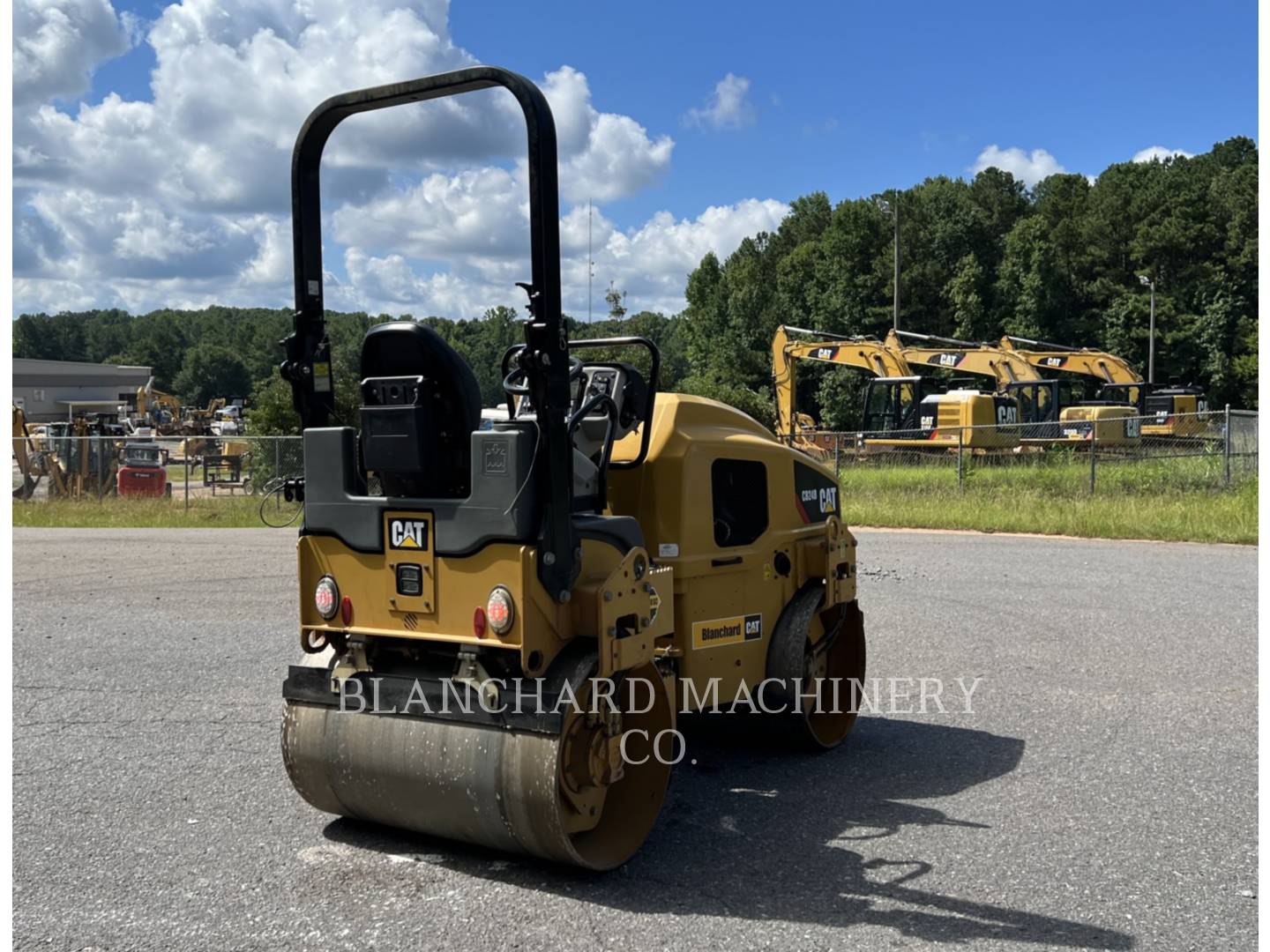 2018 Caterpillar CB24B Vibratory Double