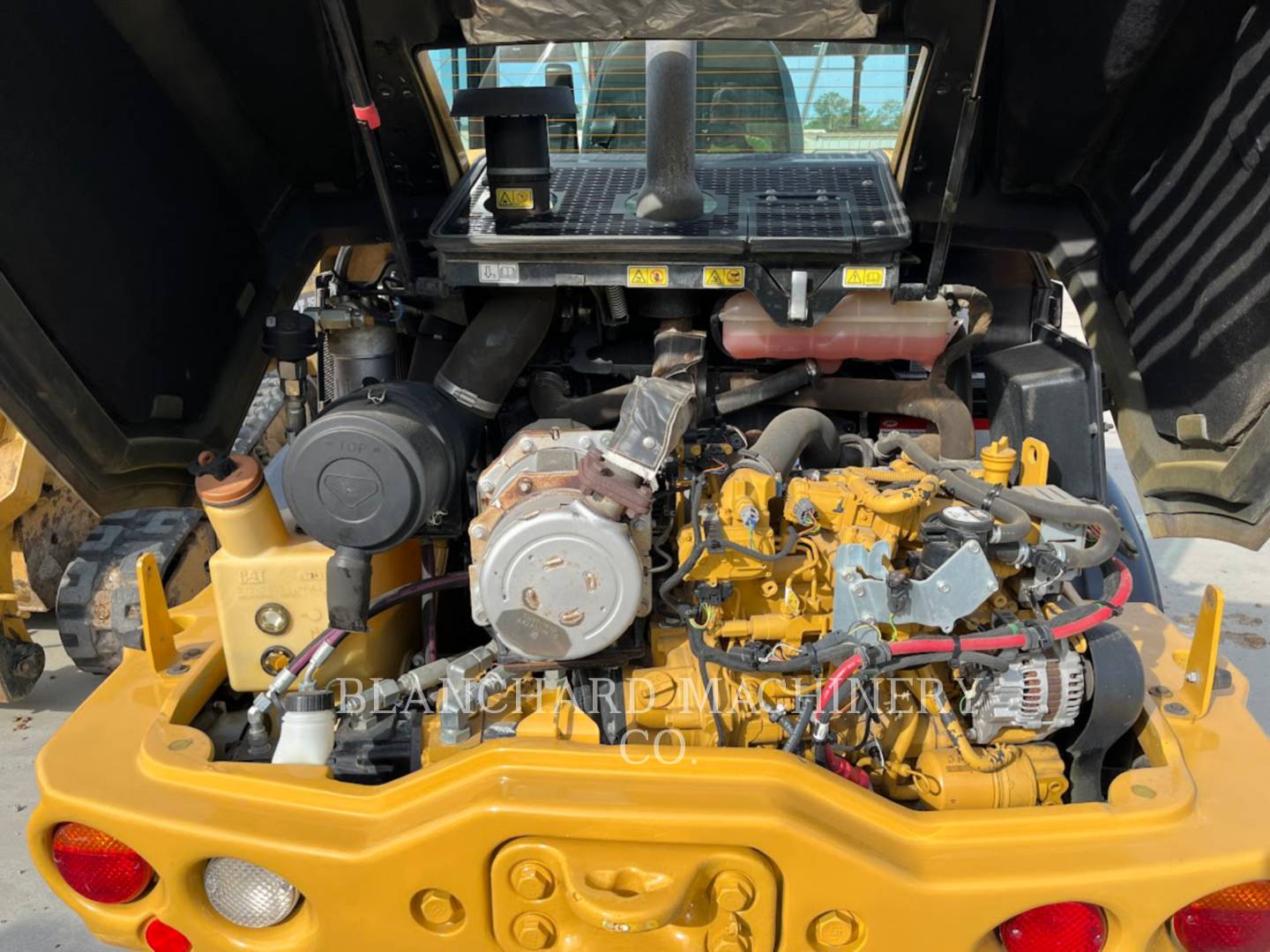 2017 Caterpillar 906M Wheel Loader