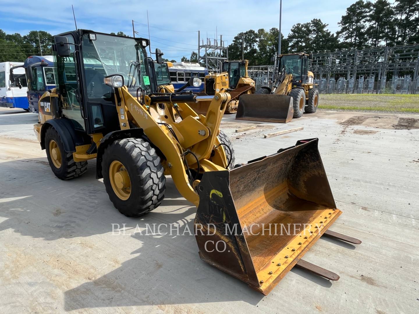 2017 Caterpillar 906M Wheel Loader