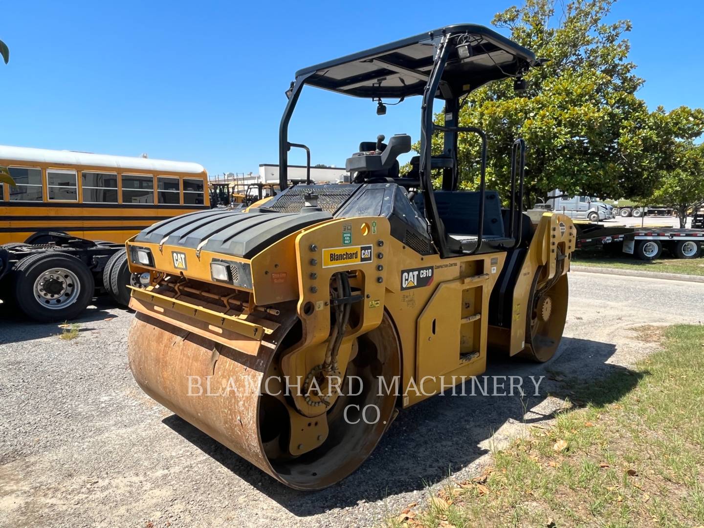 2019 Caterpillar CB10 Vibratory Double